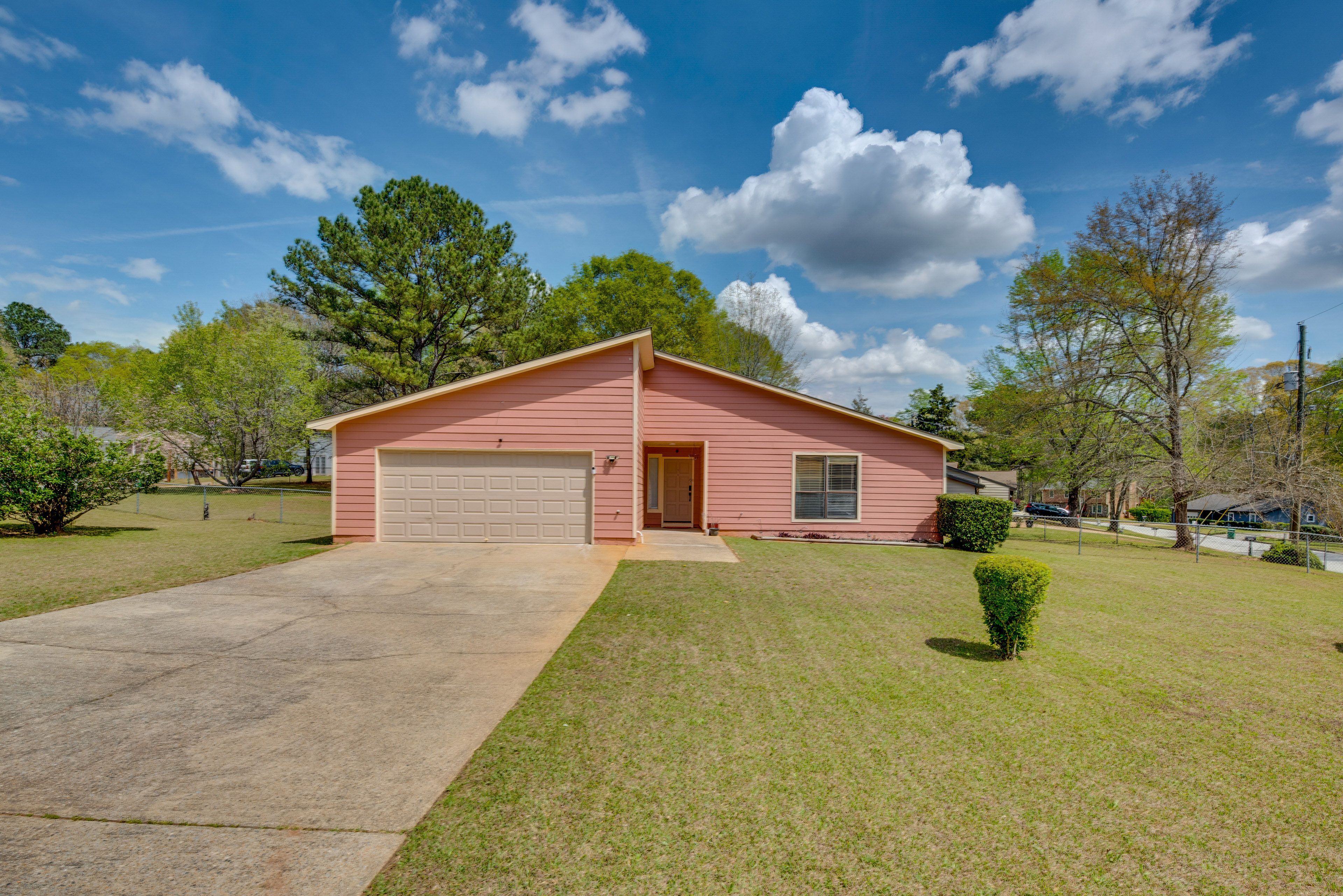 Exterior | Single-Story Home | Step-Free Access