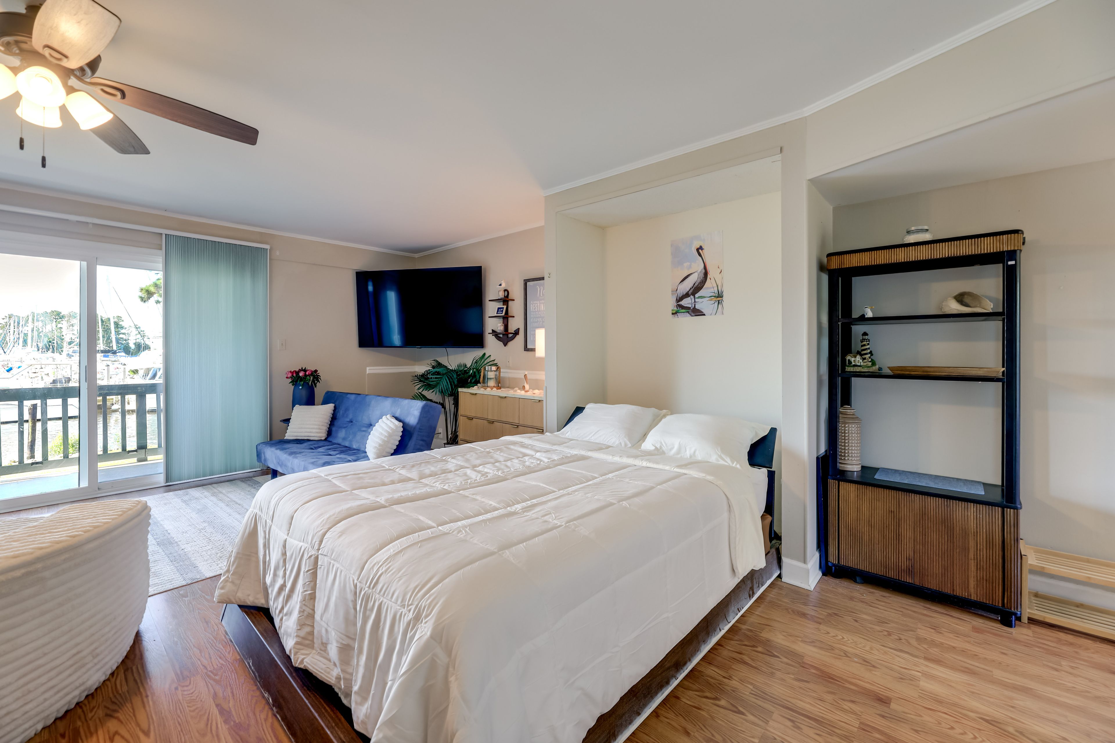 Living Room | Queen Murphy Bed