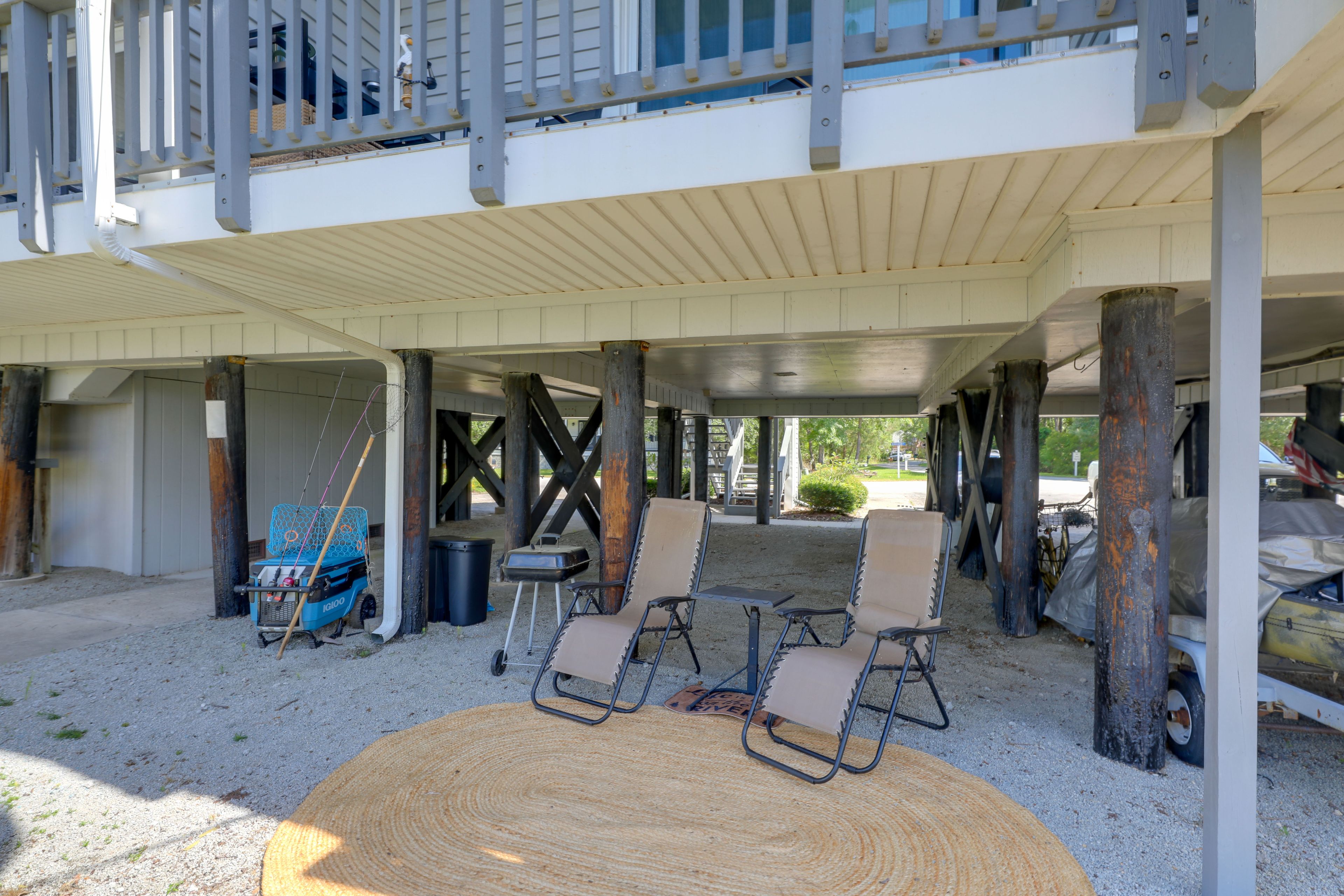 Lower Lounge Patio