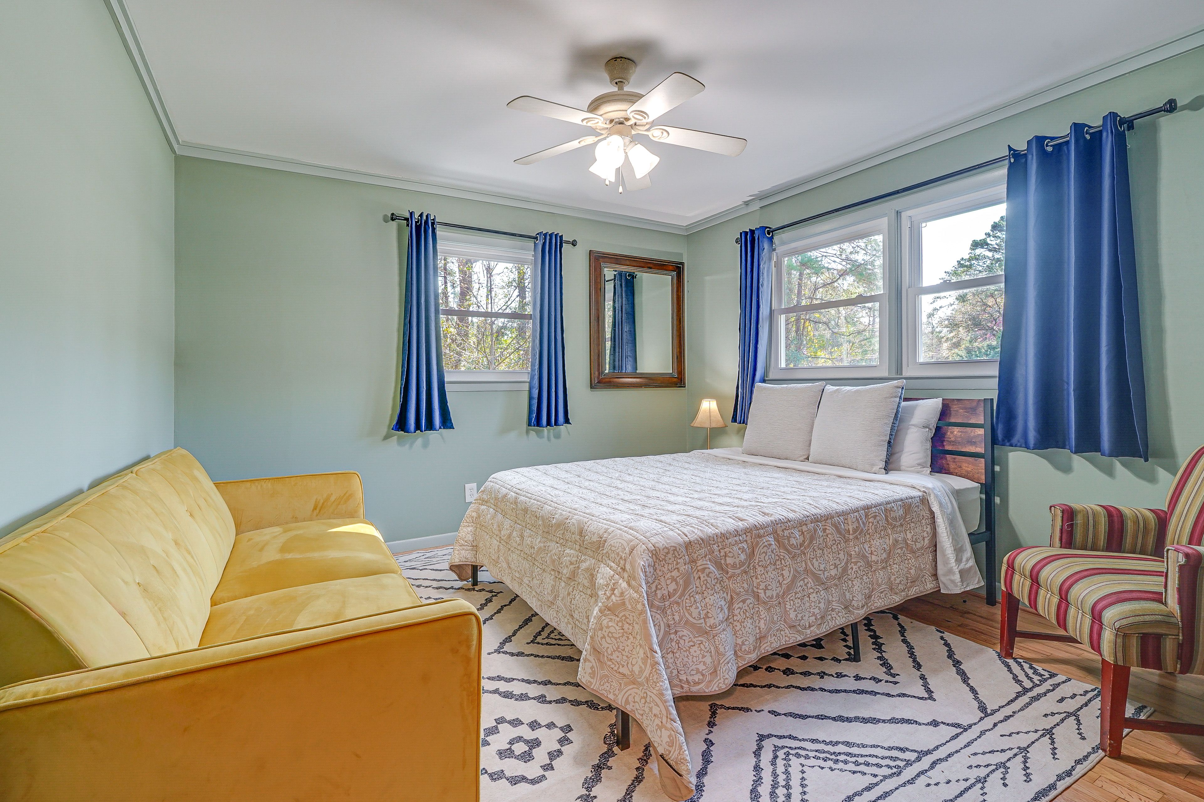 Bedroom 2 | Queen Bed