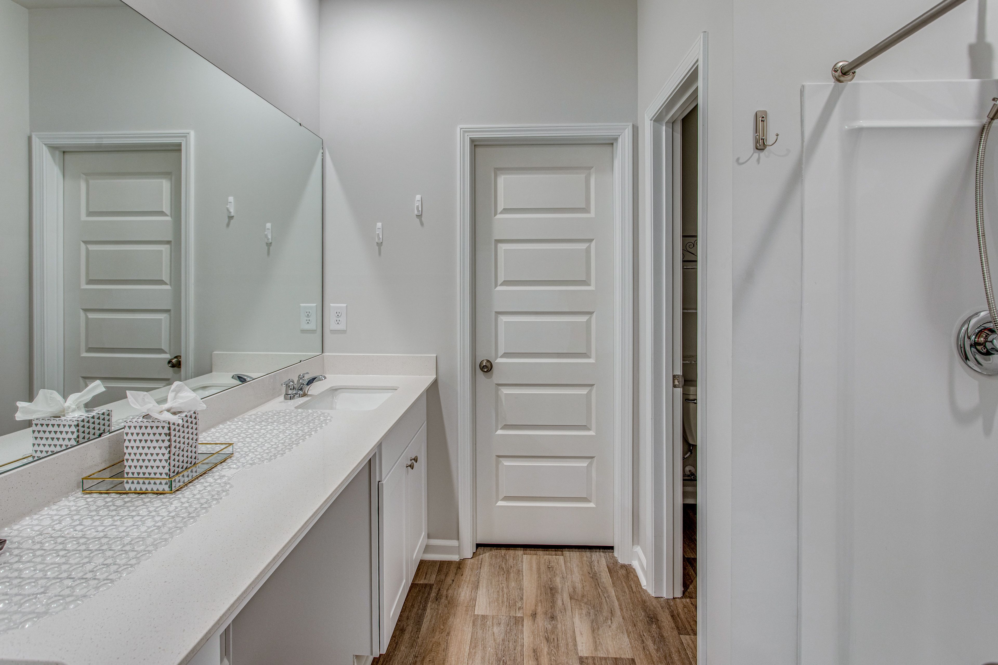 En-Suite Bathroom | 1st Floor | Towels & Linens Provided