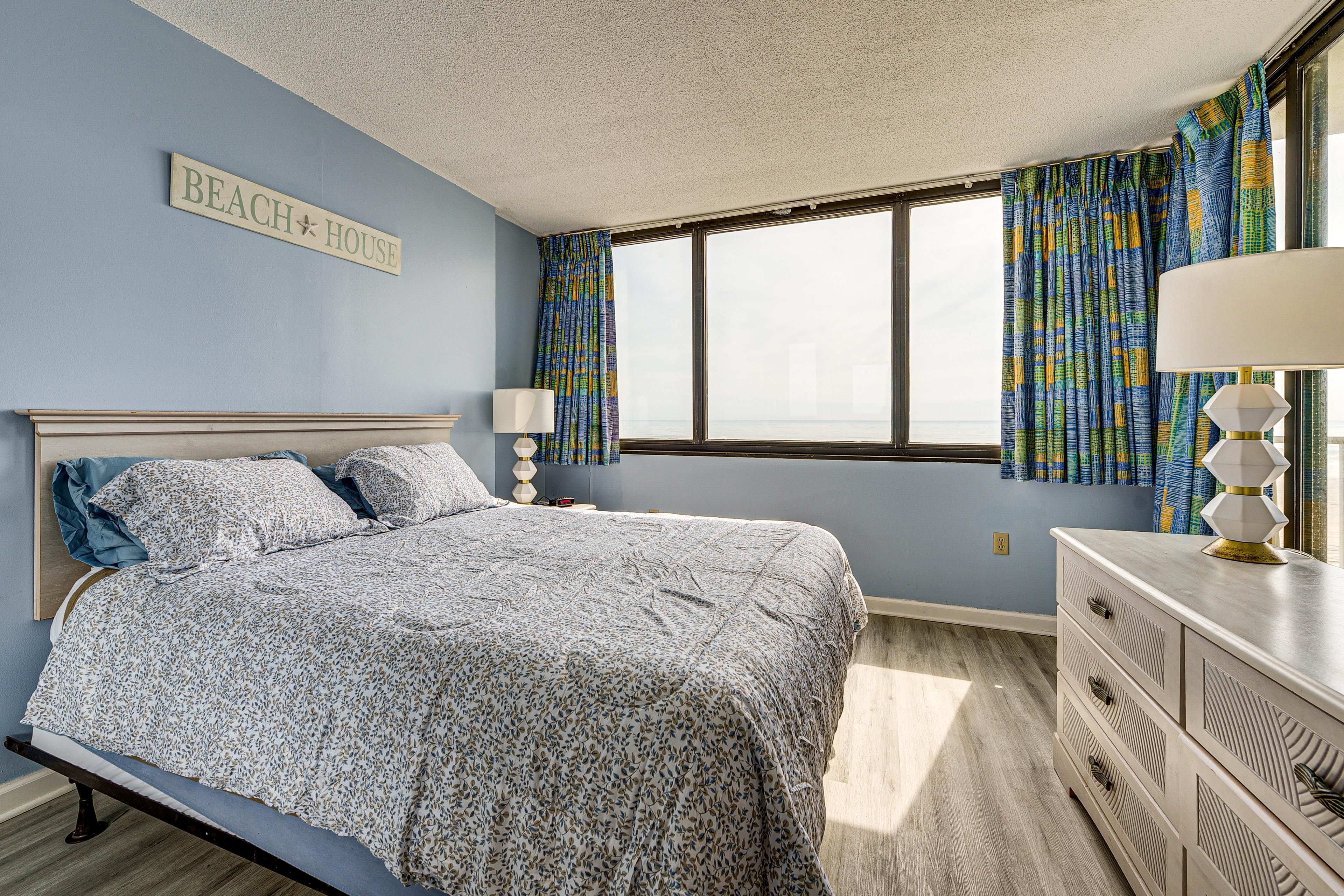 Bedroom 1 | Queen Bed | Linens Provided