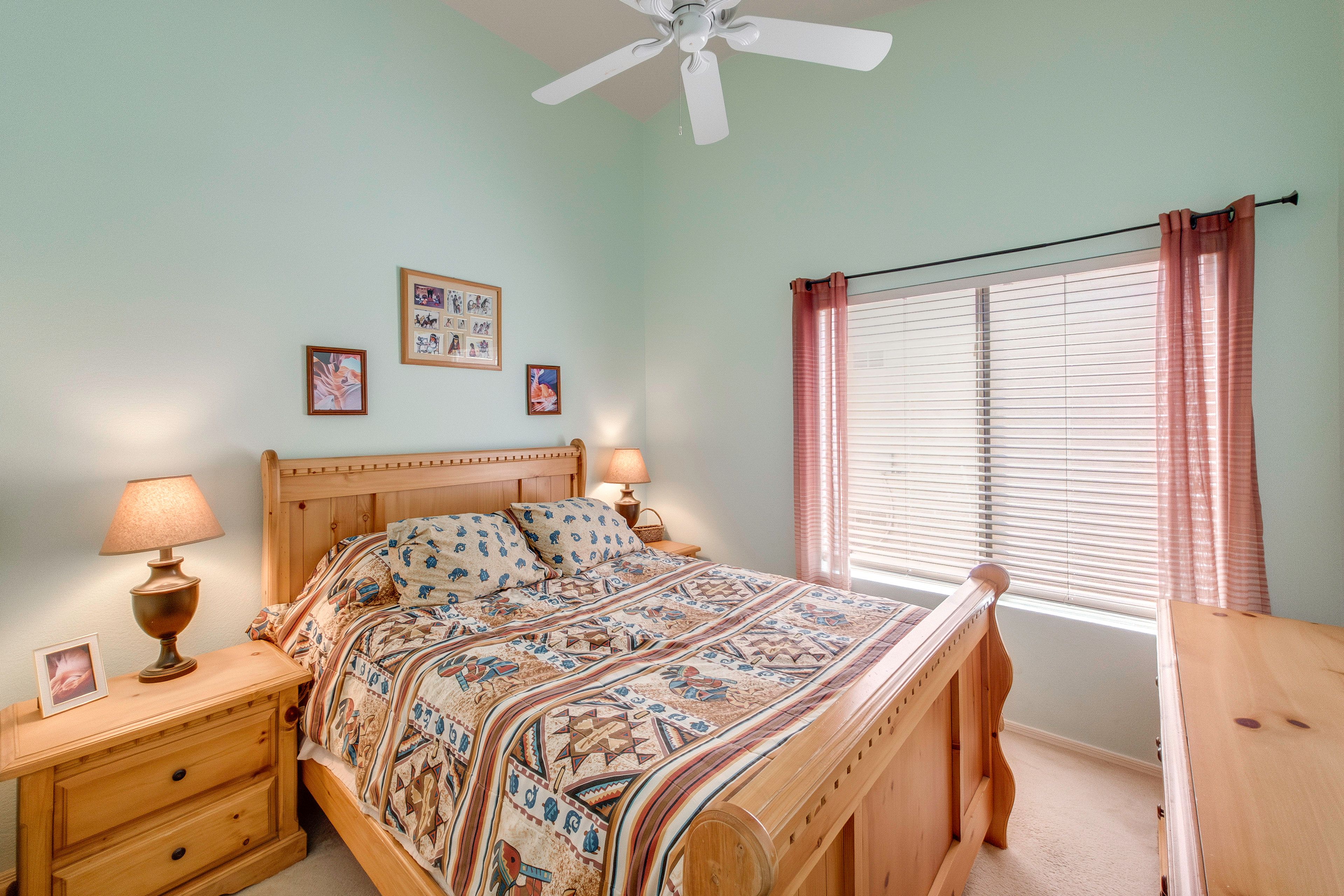 Bedroom 2 | Queen Bed