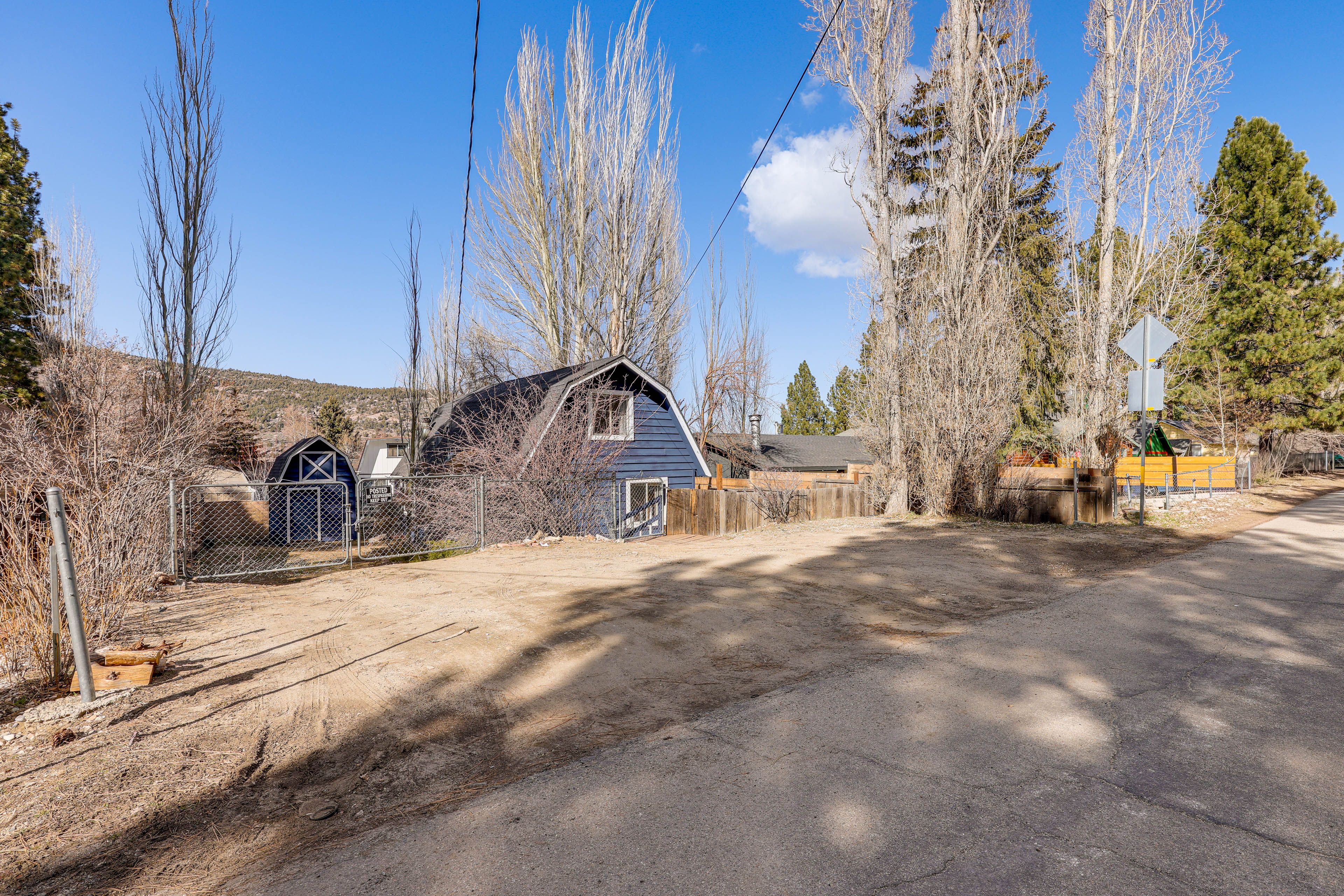 Parking | Driveway (6 Vehicles) | No Street Parking