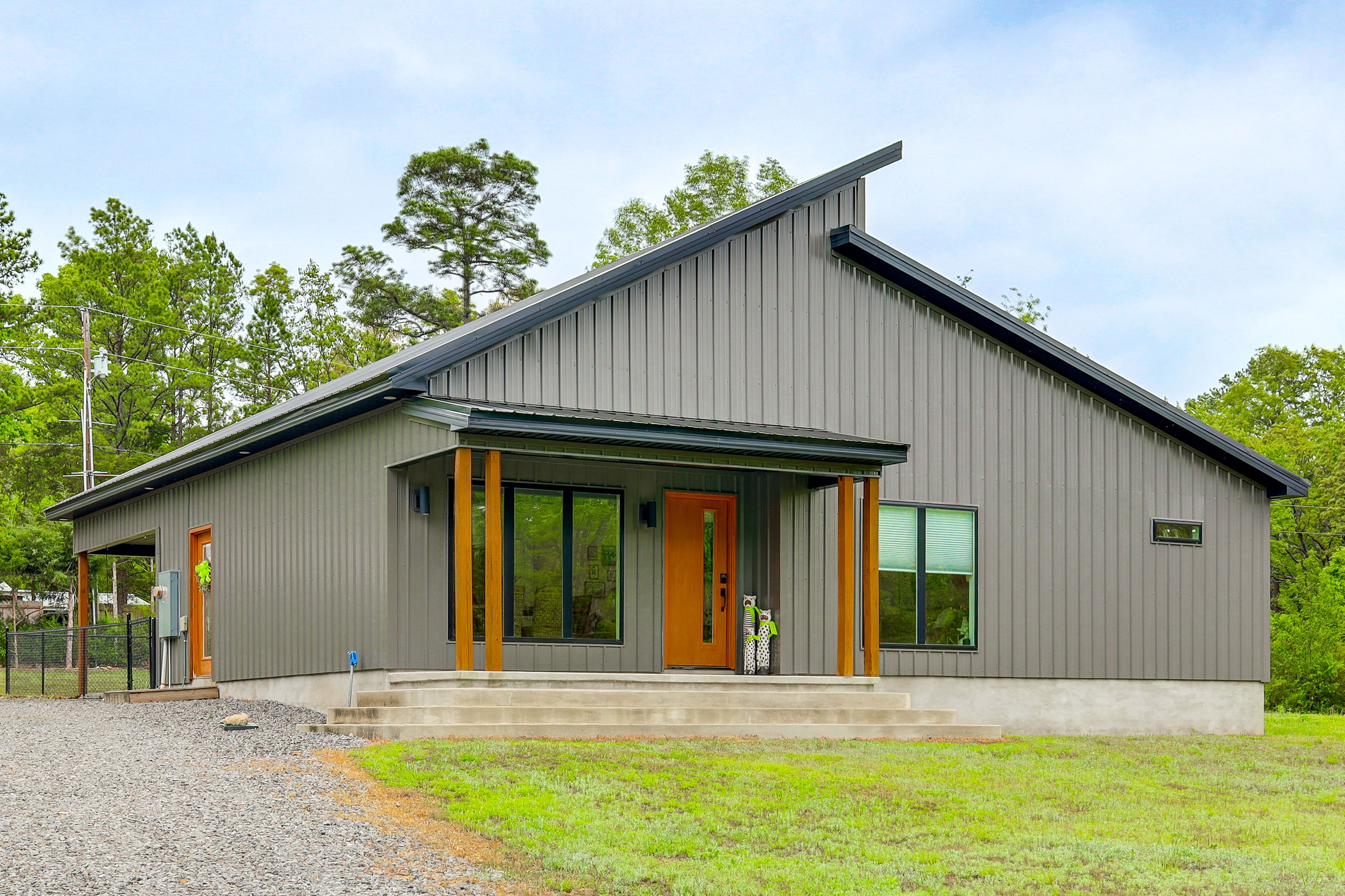 Exterior | Ample Driveway Parking | RV/Trailer Parking