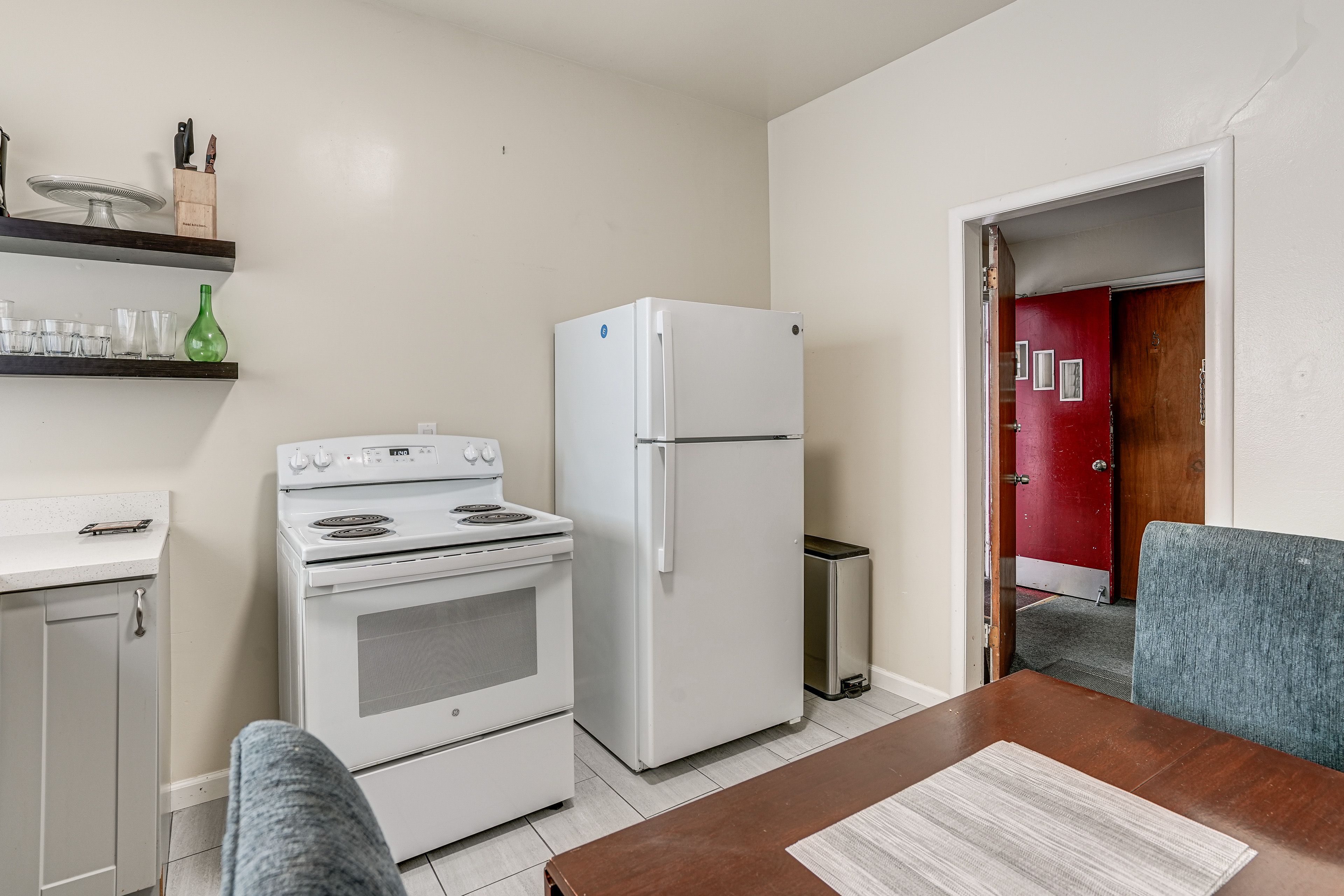 Kitchen | Dining Table