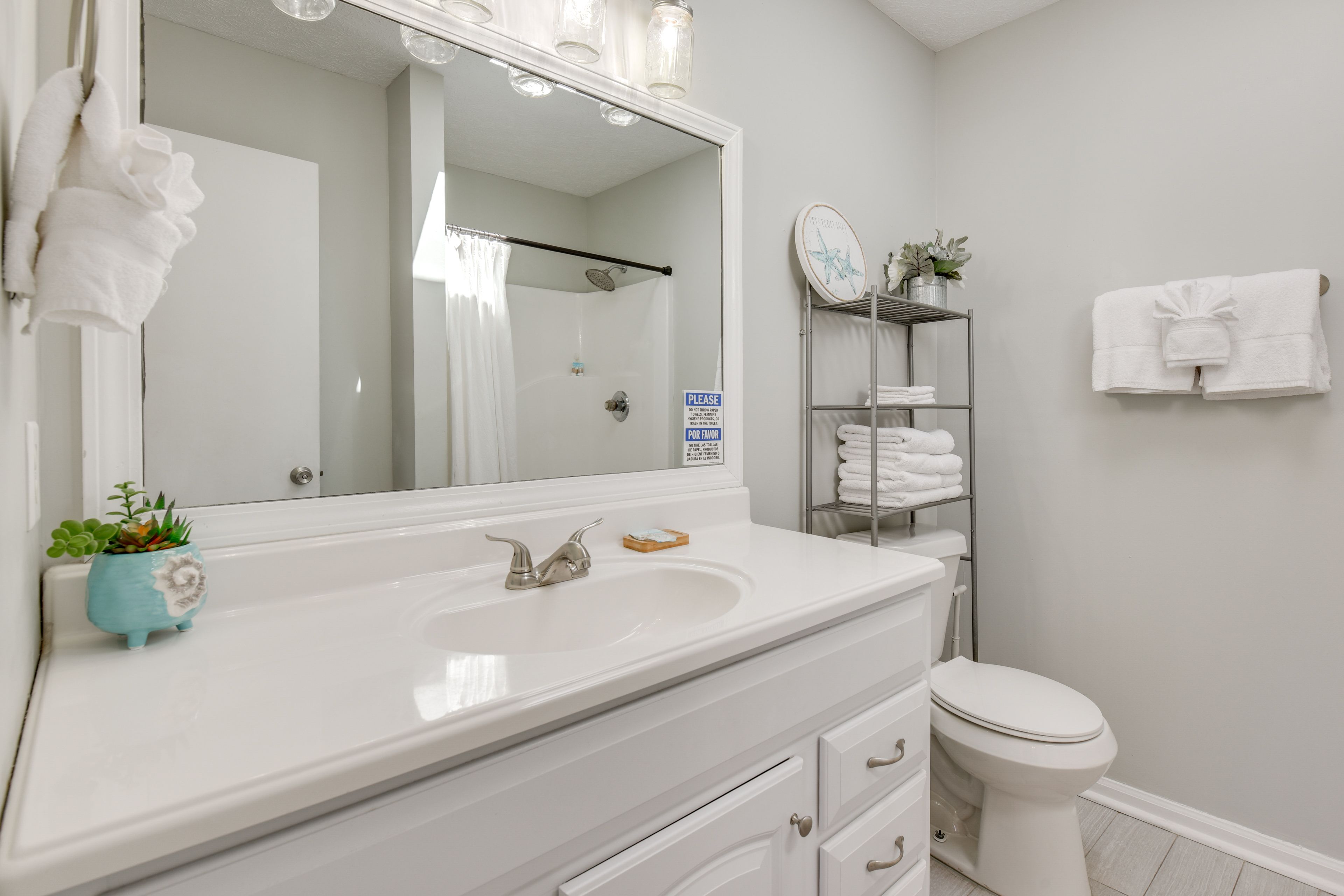 En-Suite Full Bath