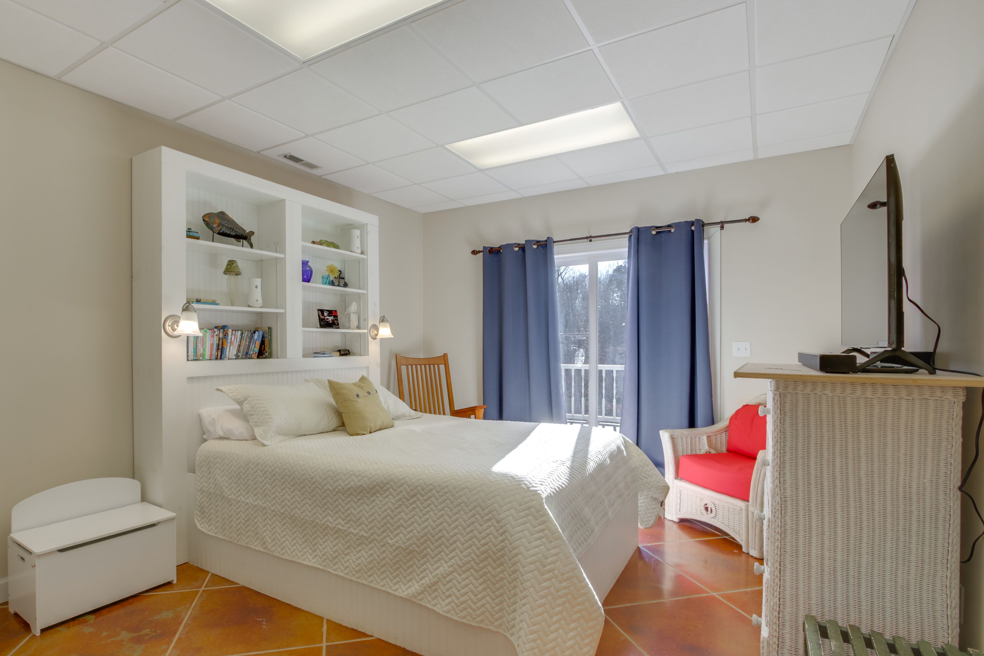 Bedroom 1 | Queen Bed