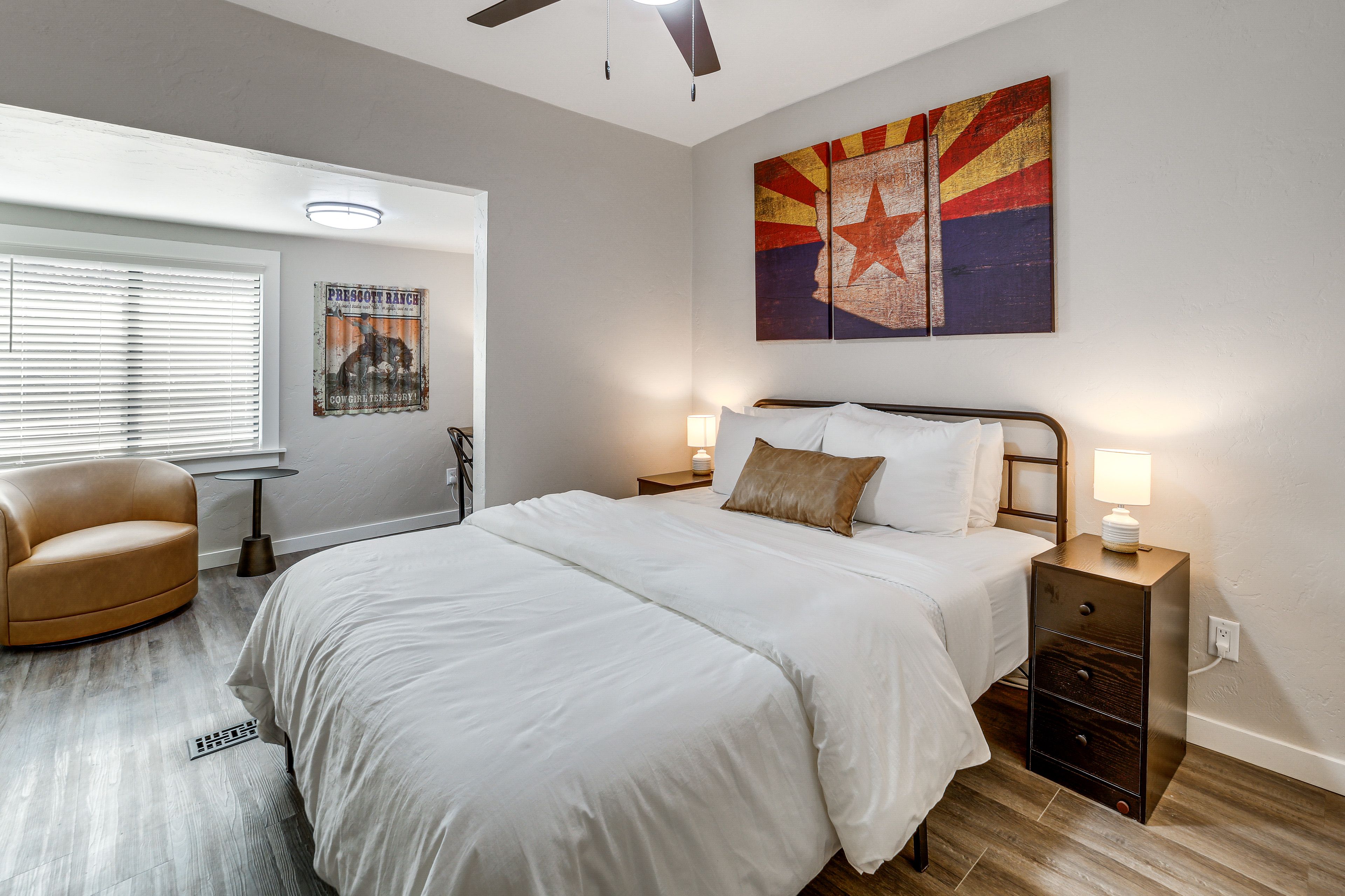 Bedroom 1 | Queen Bed