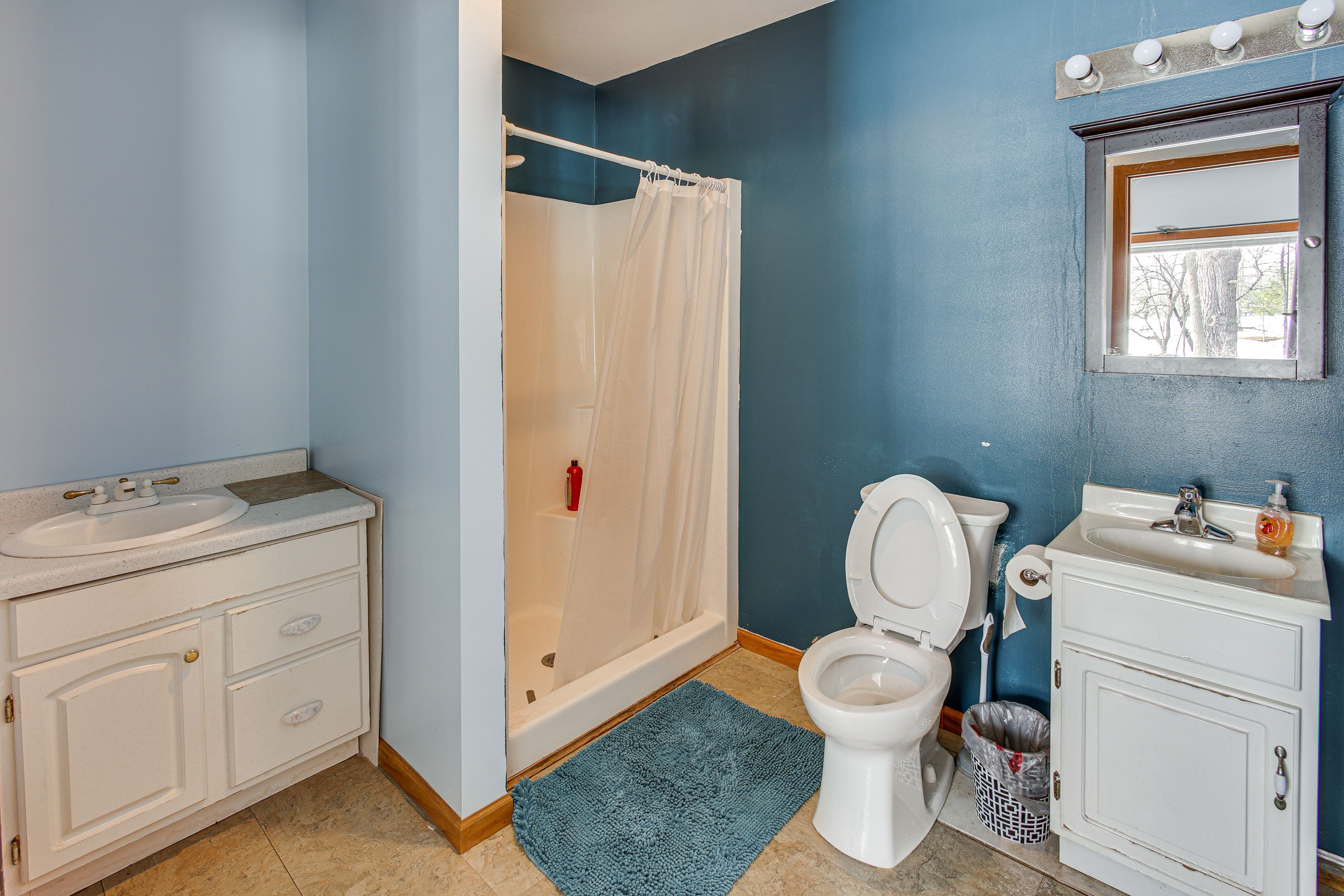 Full Bathroom | Main Level