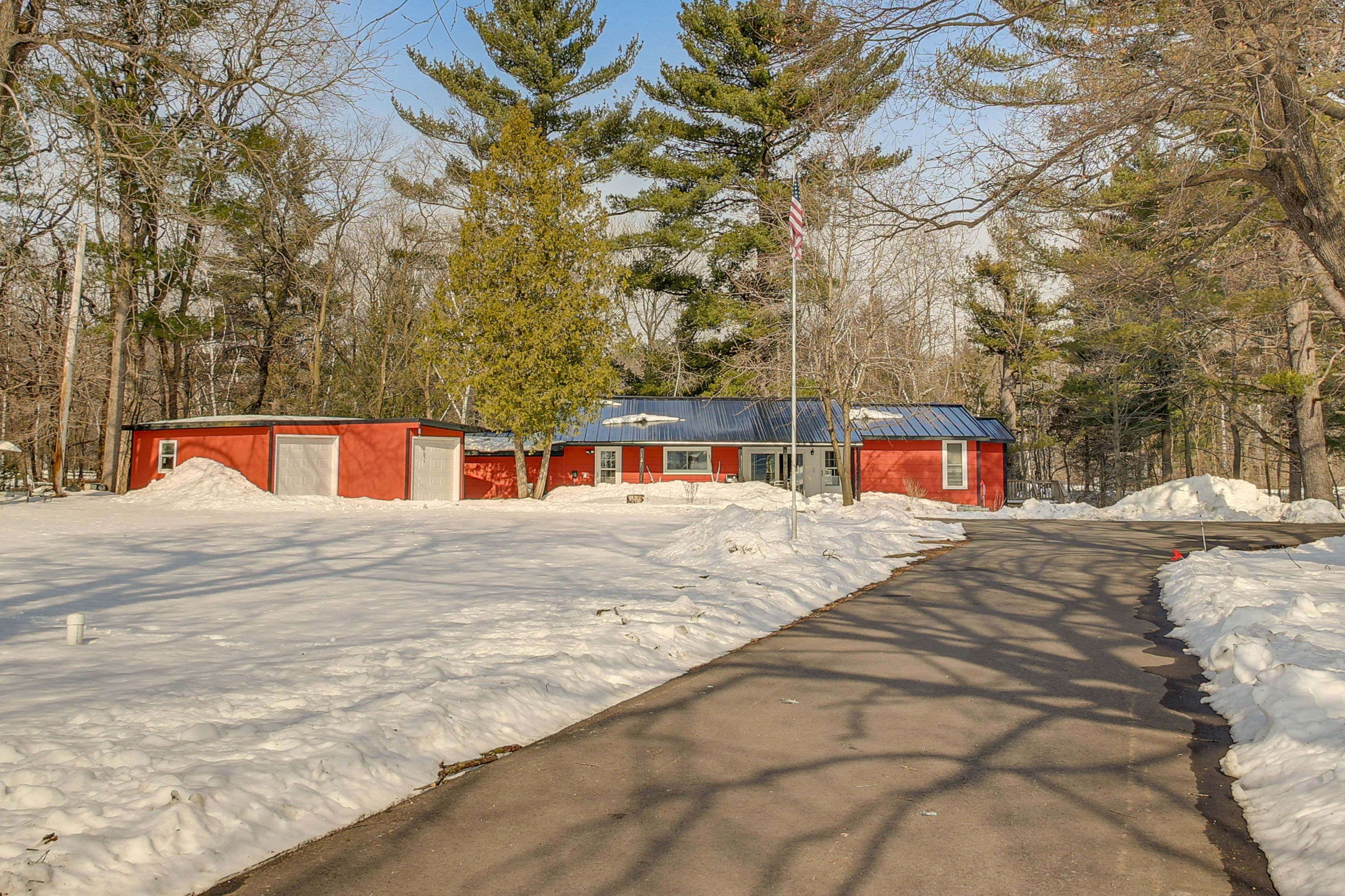 Parking | Driveway (6 Vehicles)