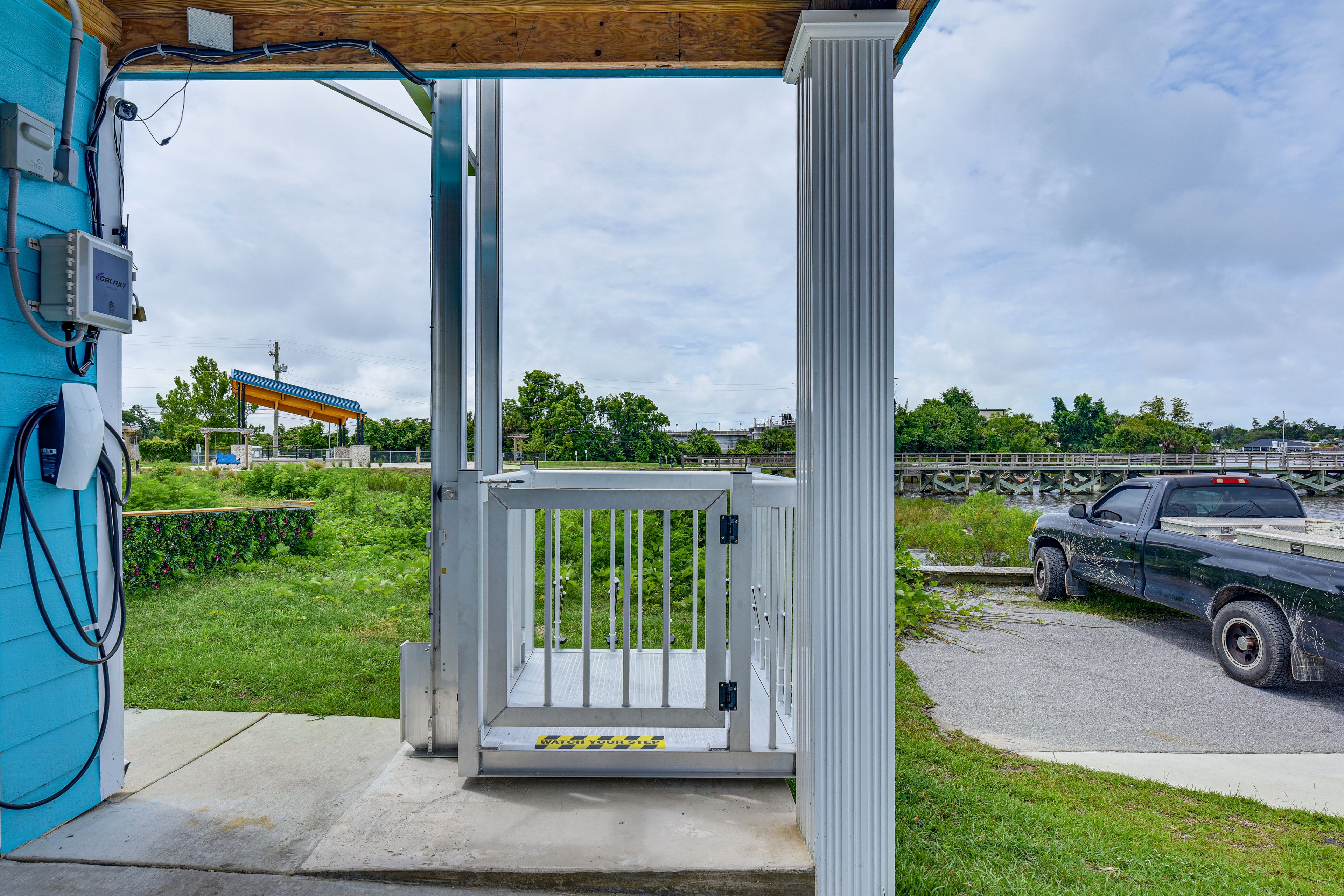 Outdoor Lift