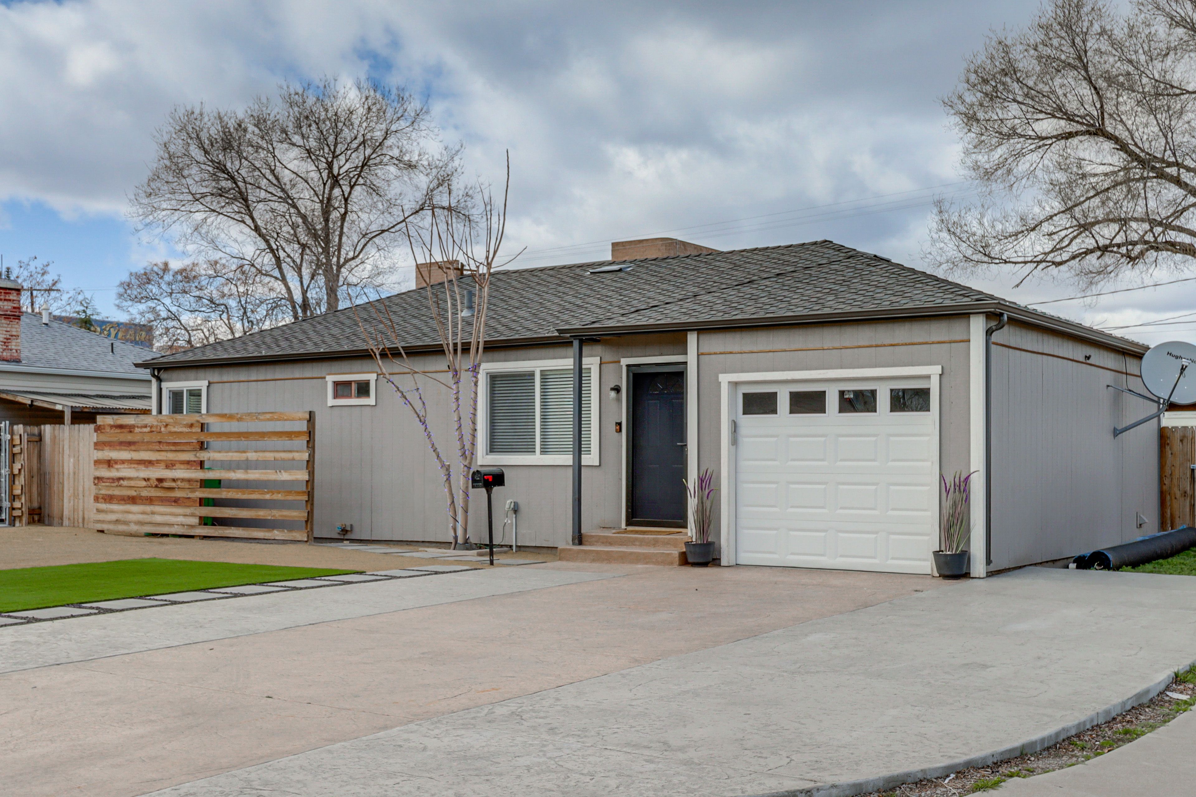 Parking | Driveway (2 Vehicles)