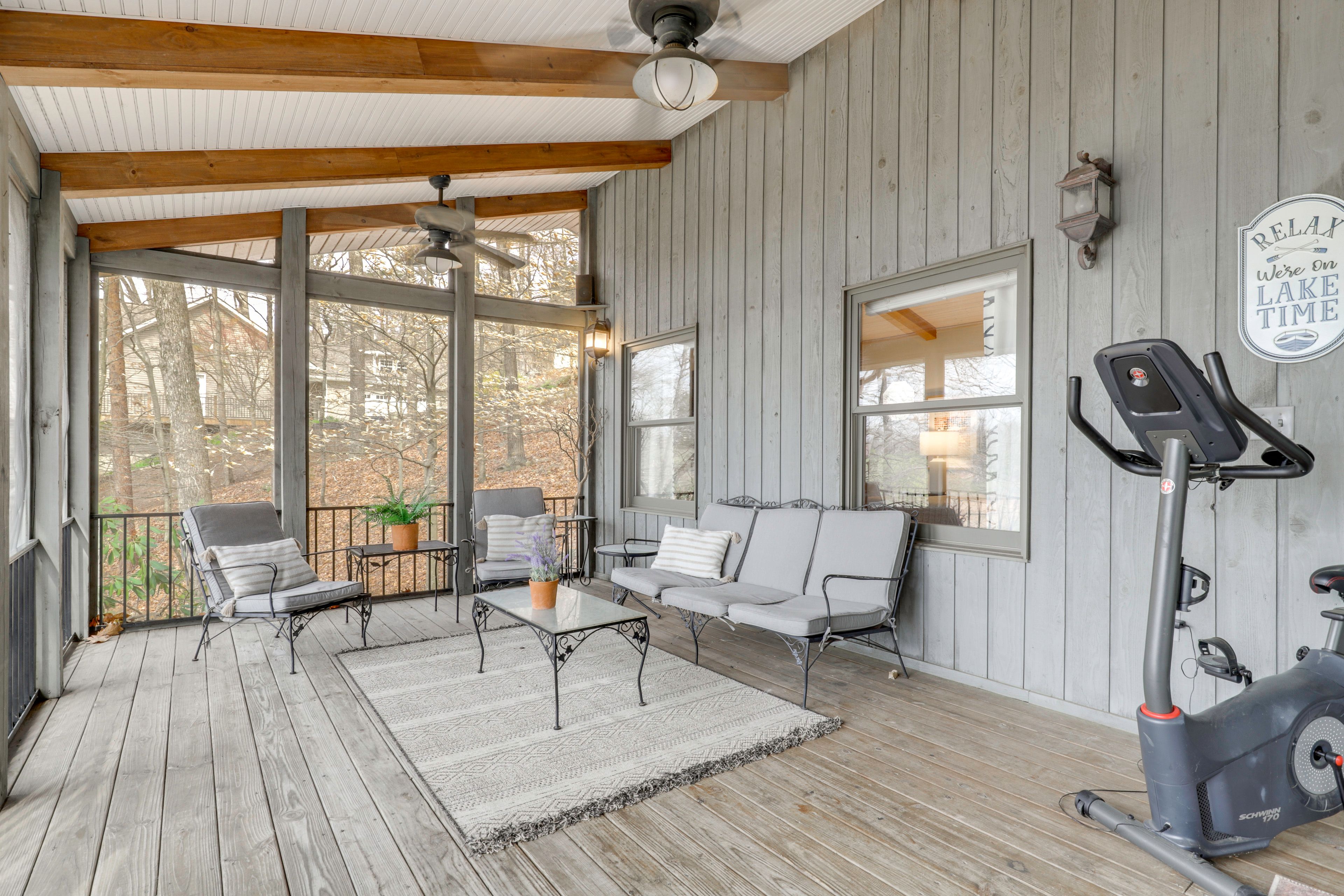 Screened Porch | Seating | Lake Views