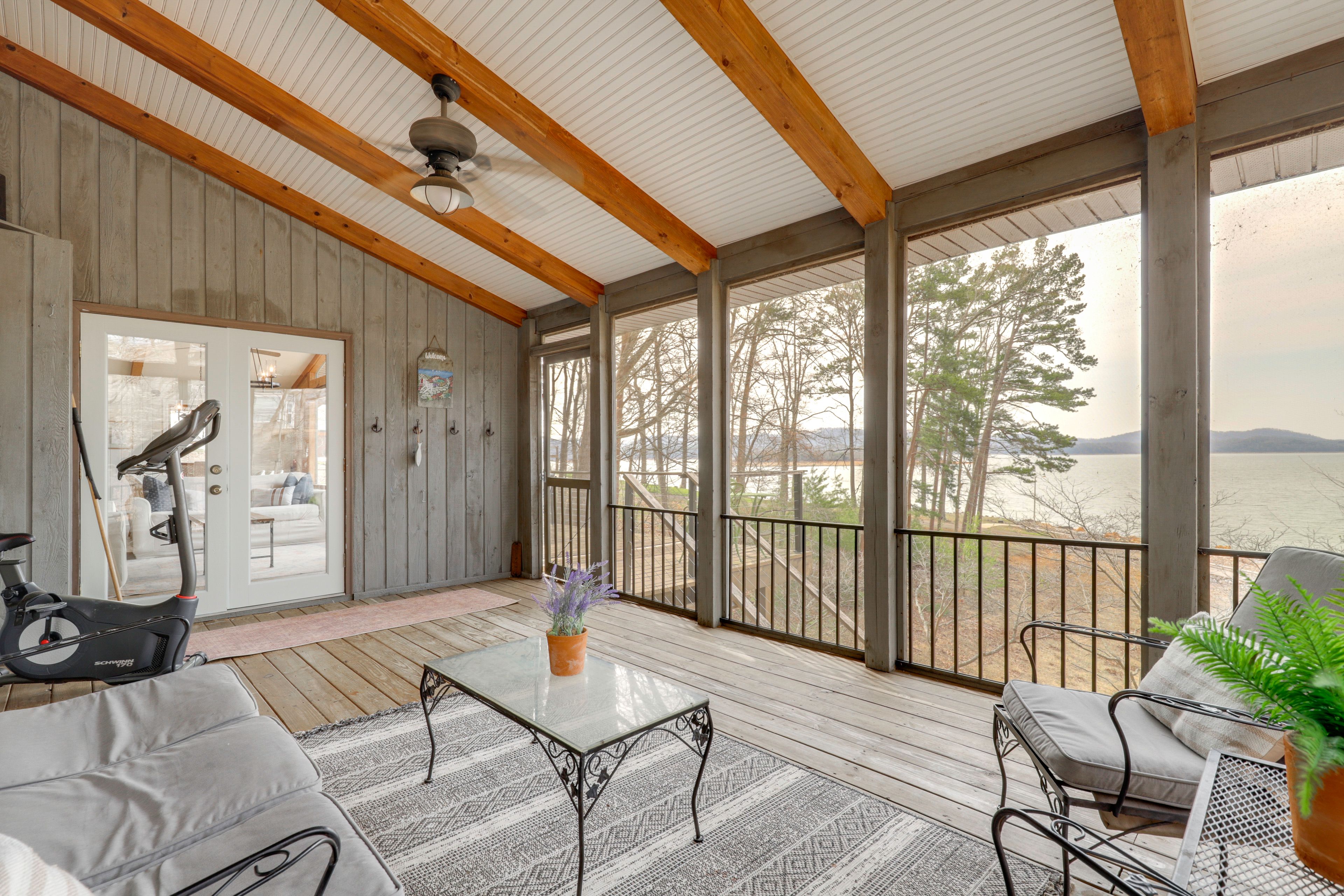 Screened Porch | Main Floor