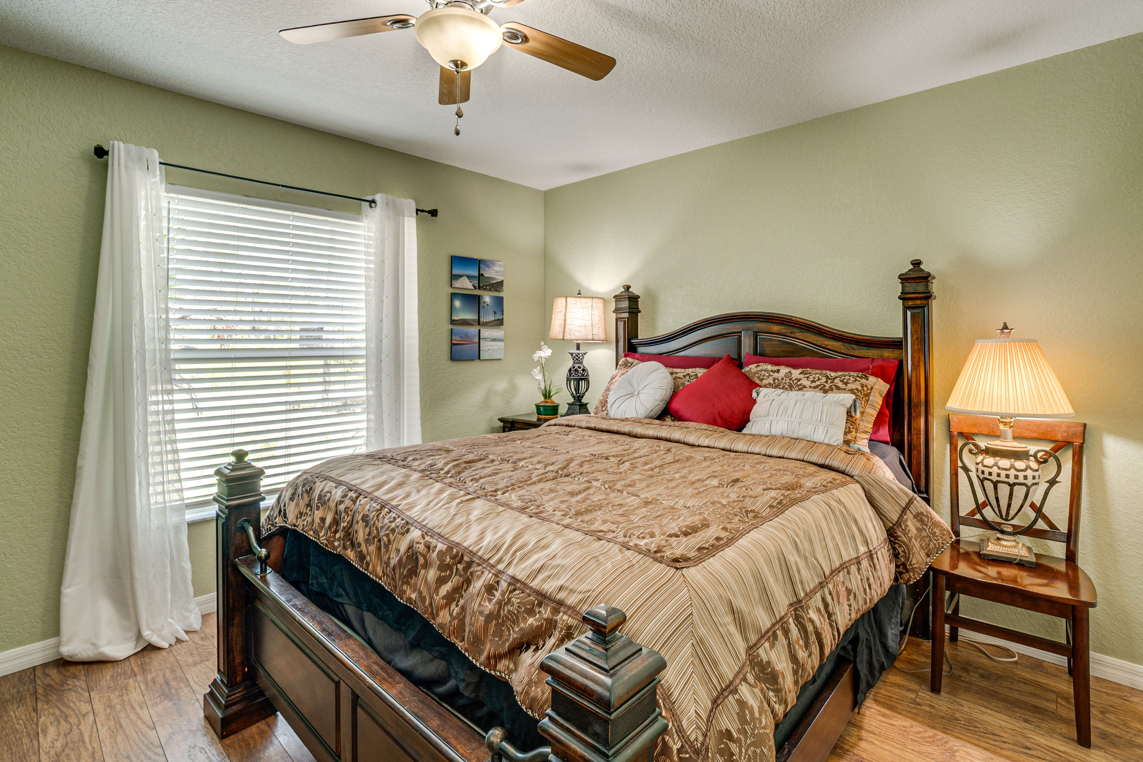 Bedroom 2 | Queen Bed