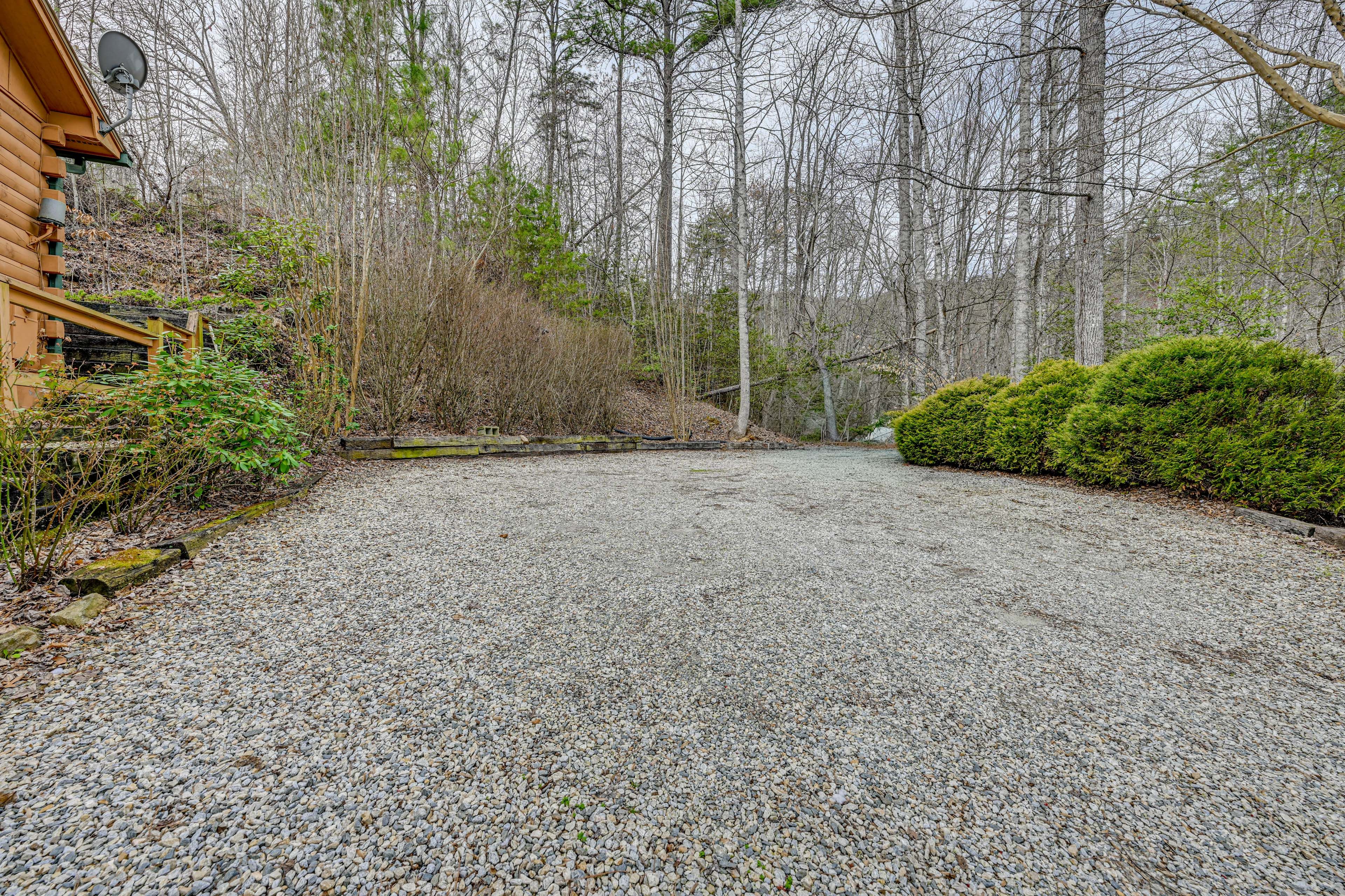 Parking | Driveway (2 Vehicles)