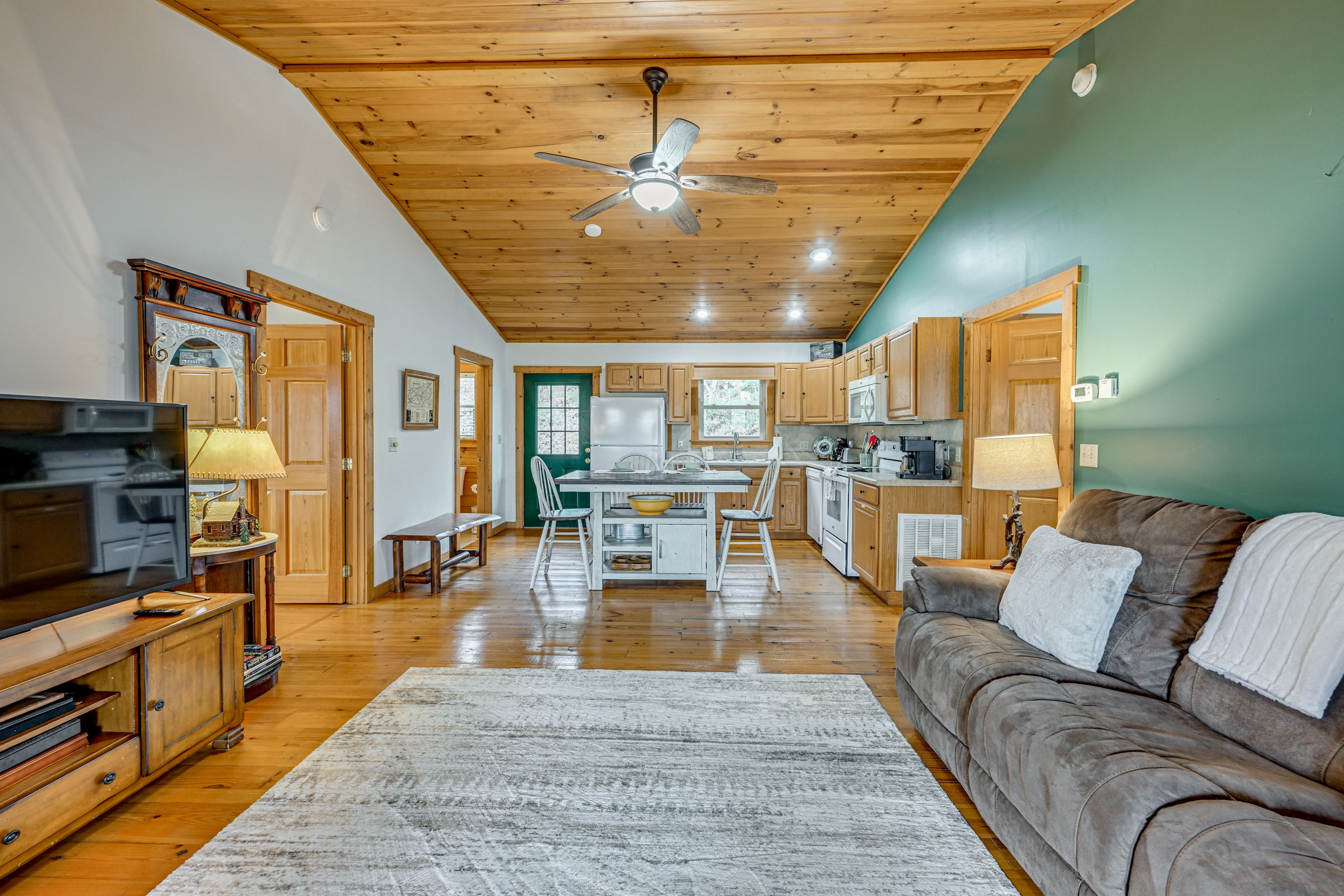 Cabin Interior | Single-Story Unit