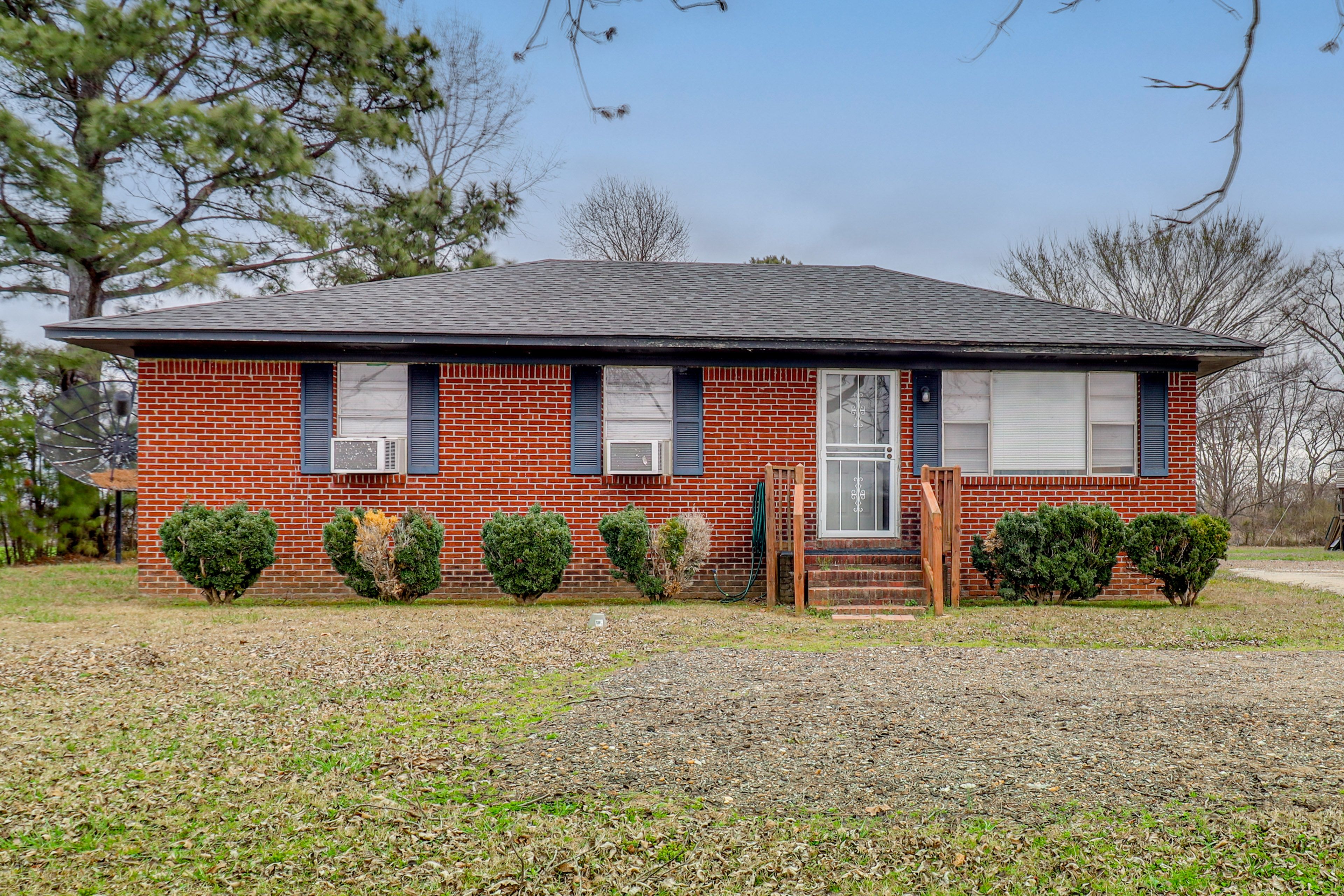 Somerville Vacation Rental | 3BR | 1BA | 1,100 Sq Ft