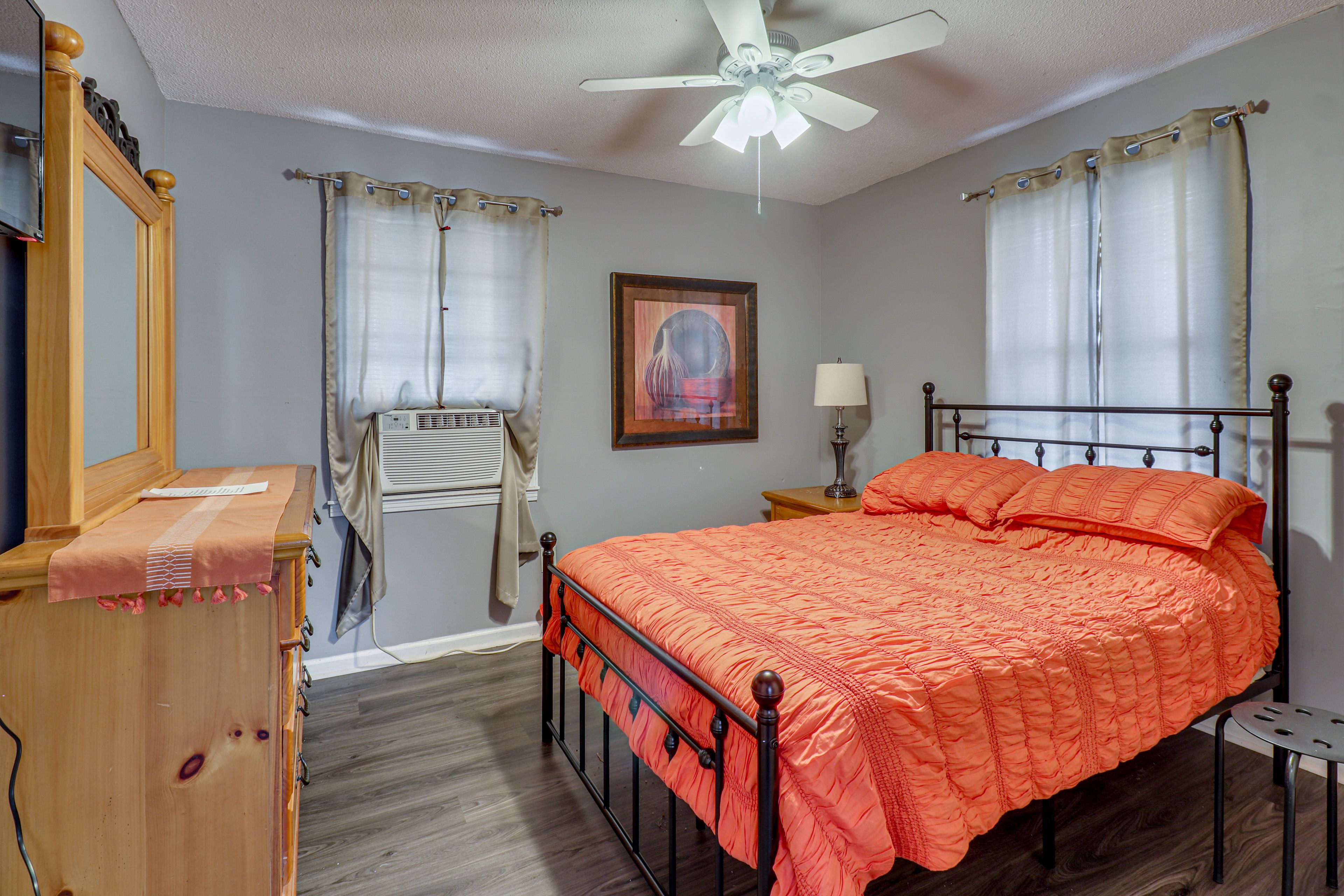 Bedroom 2 | Queen Bed