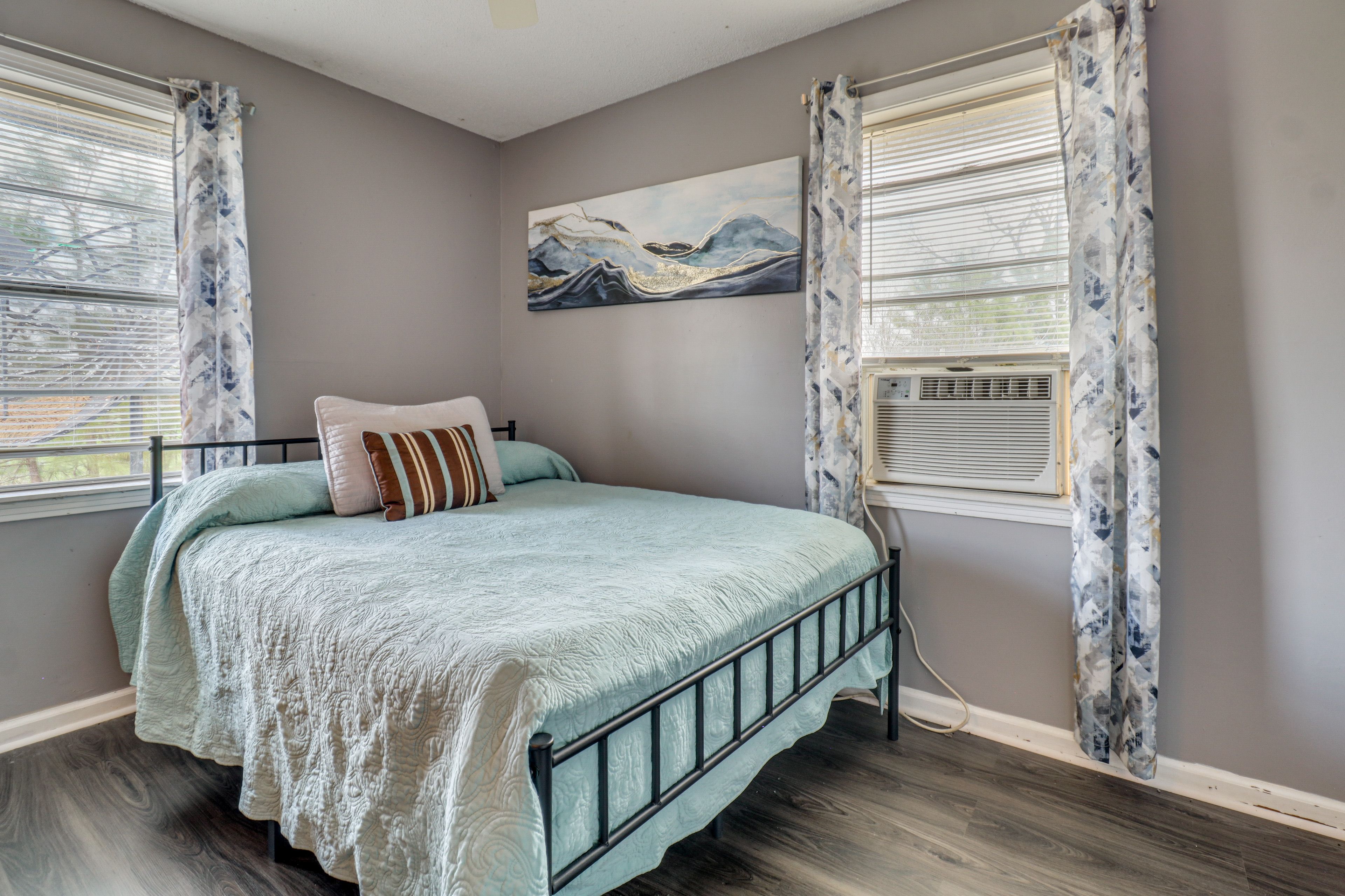 Bedroom 3 | Queen Bed