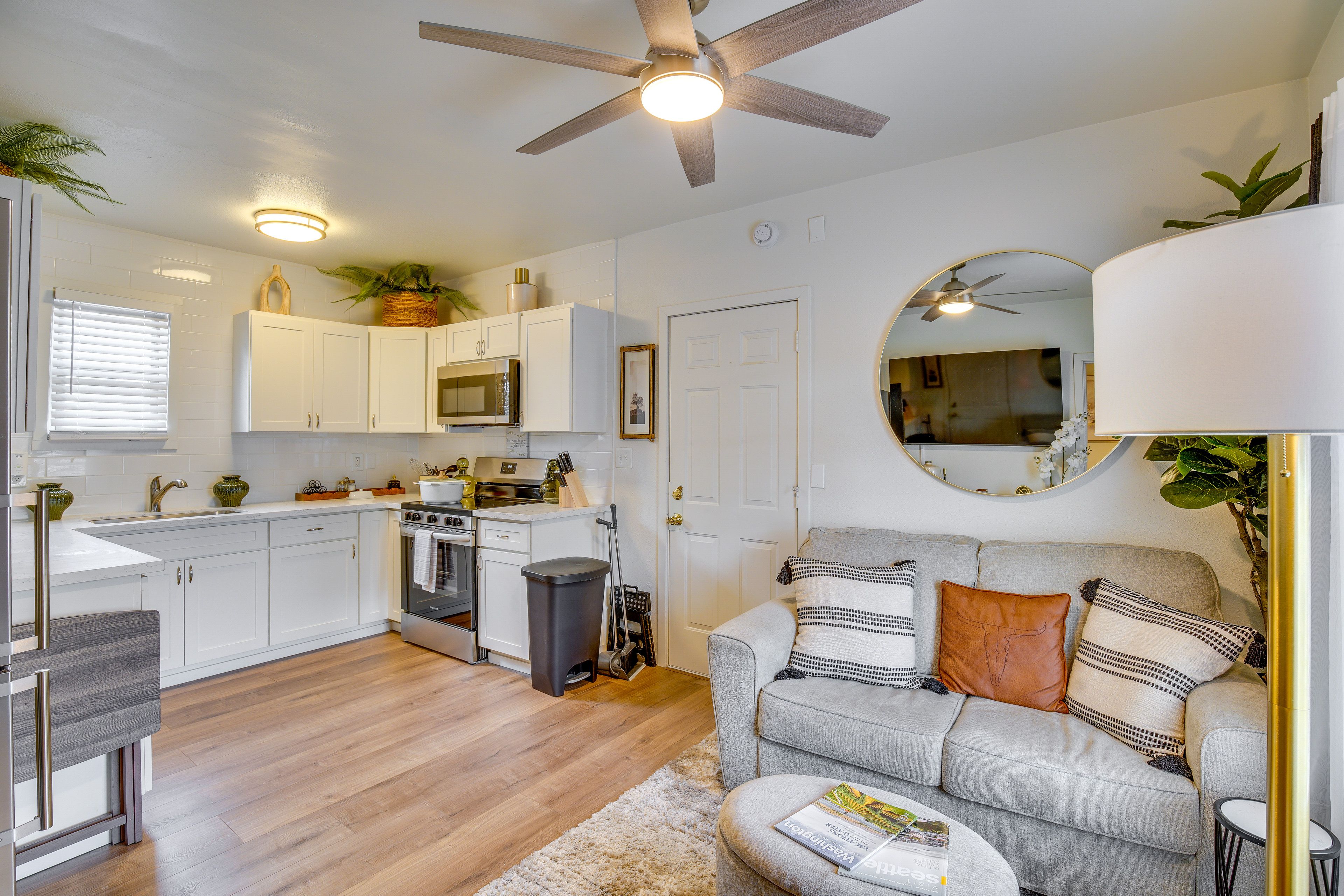 Living Room | Smart TV