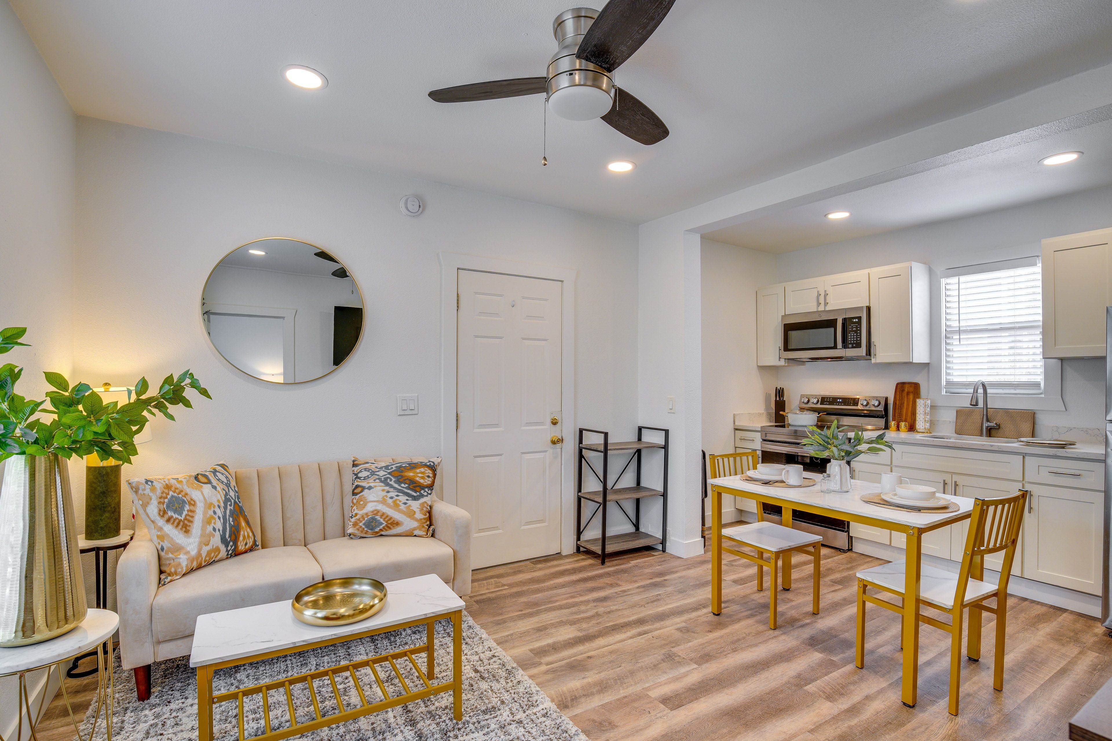 Living Room | Smart TV