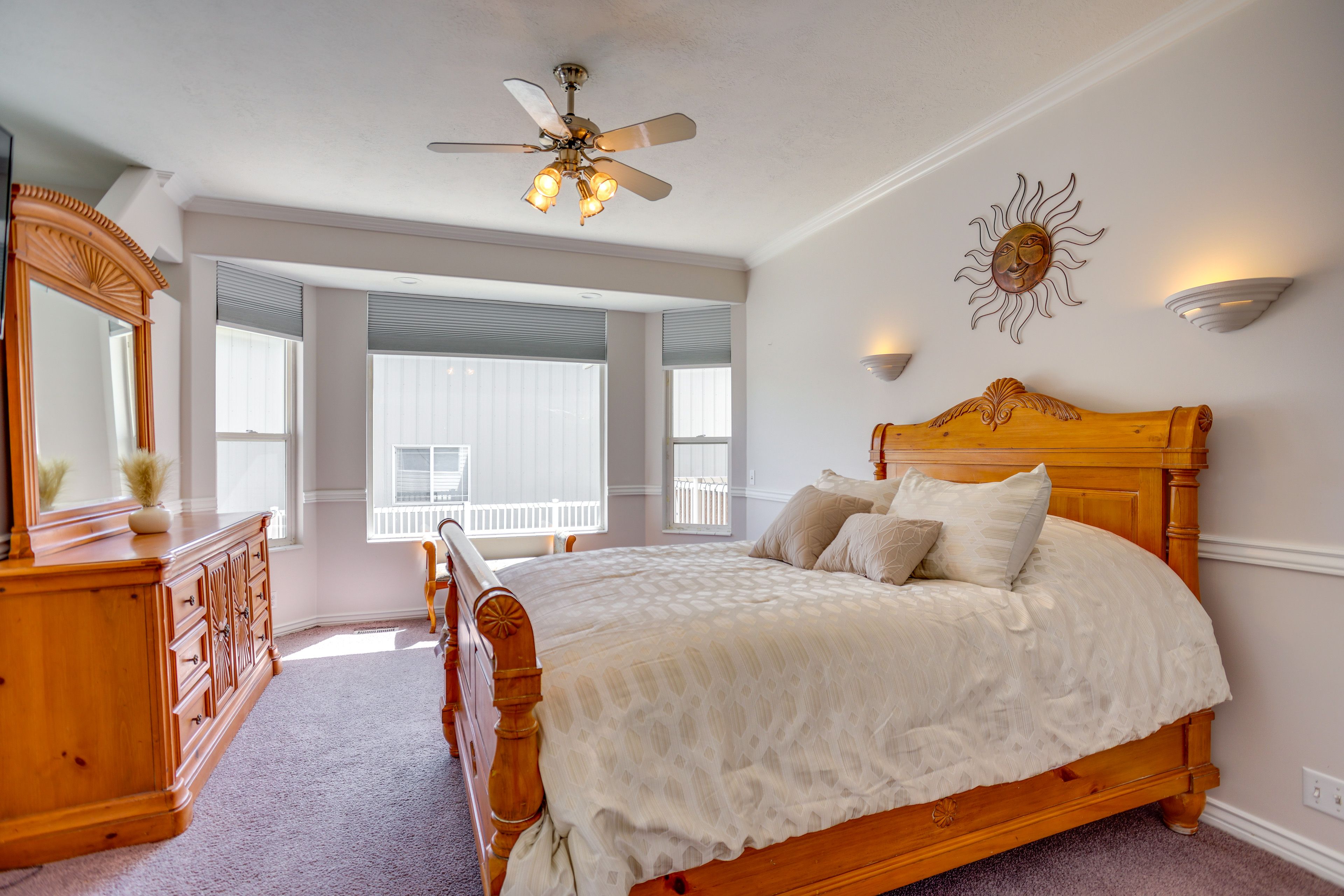 Bedroom Suite 1 |  Queen Bed