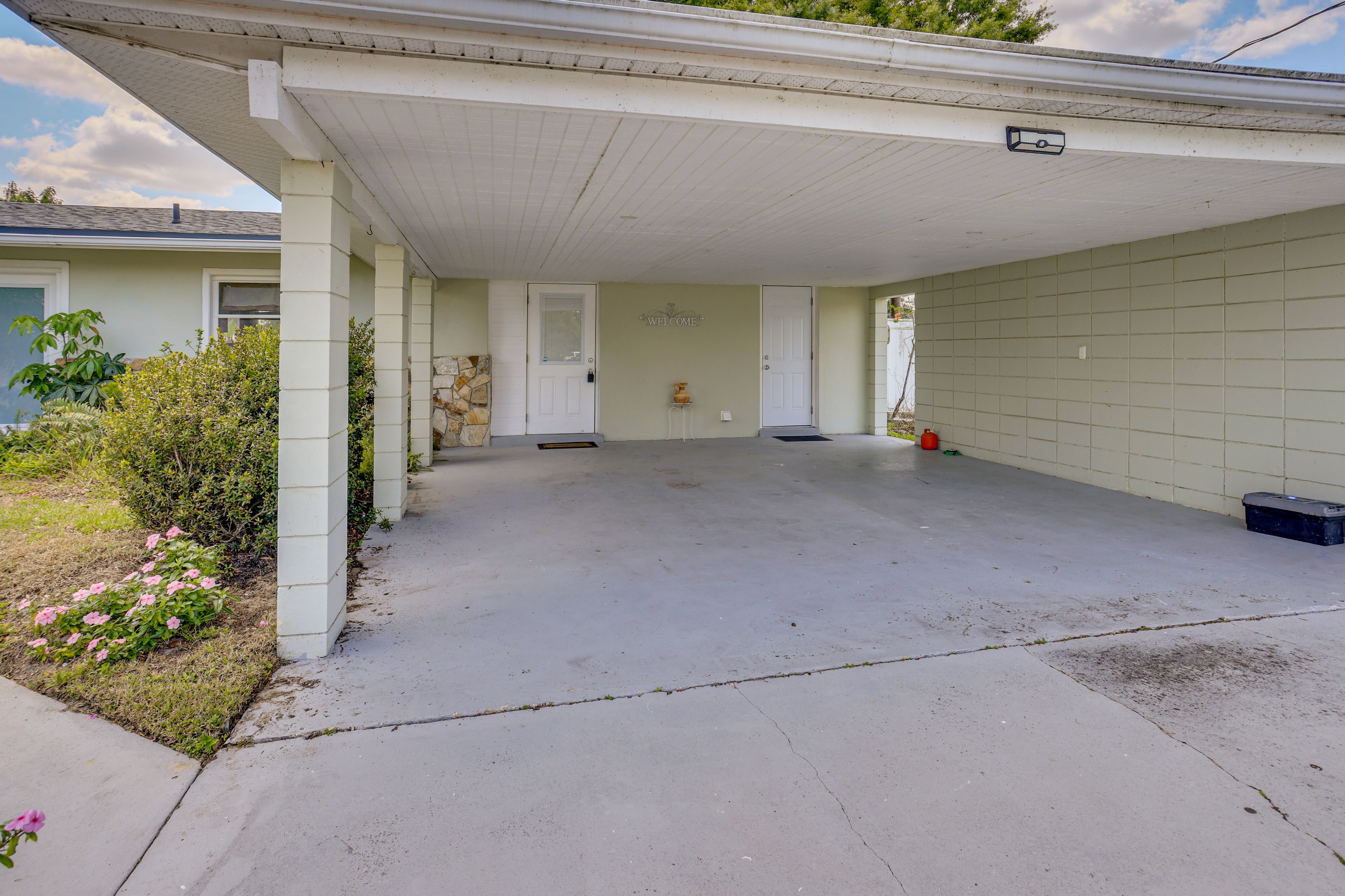 Carport Parking | 1 Vehicle