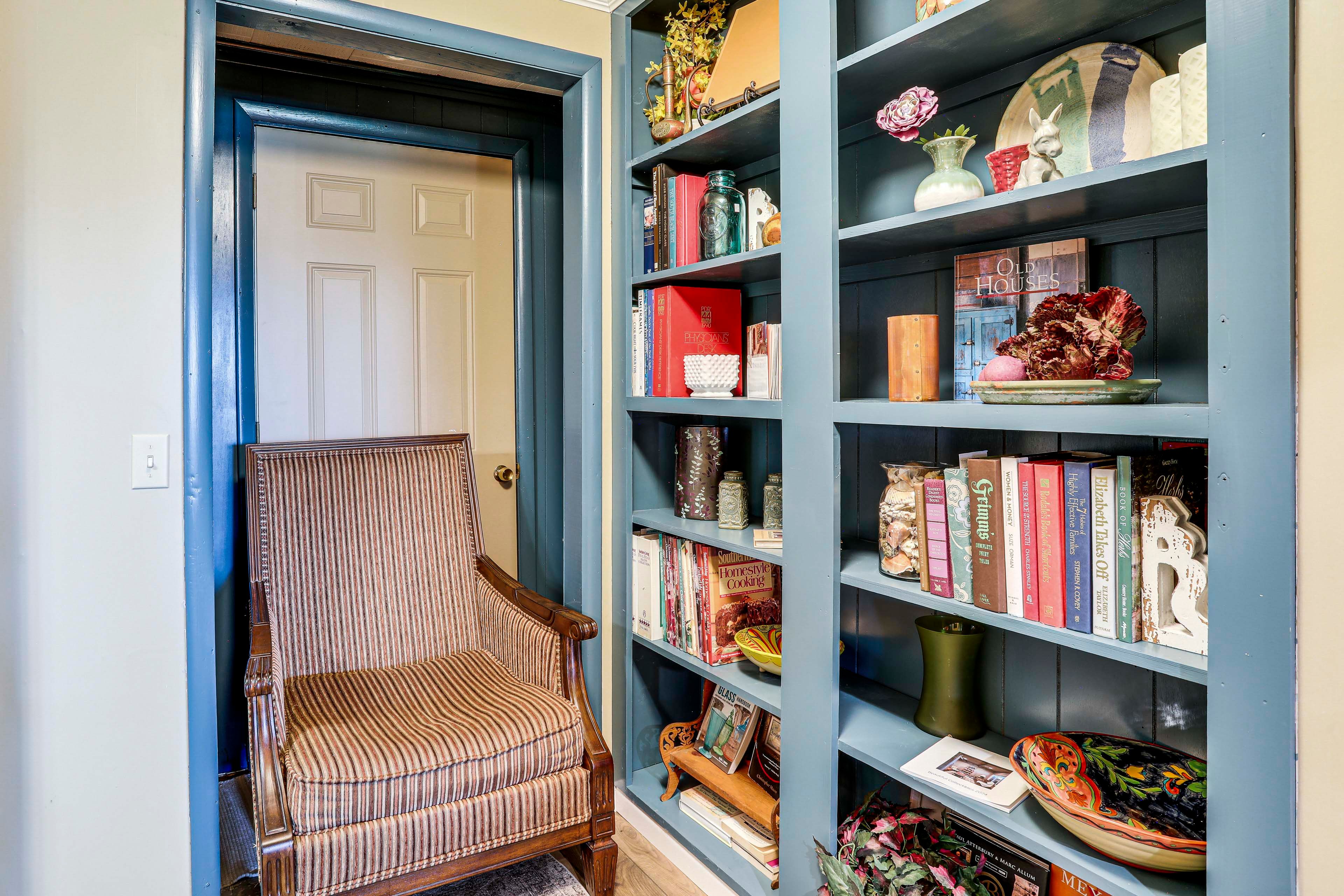 Reading Nook | Free WiFi | Central A/C & Heating