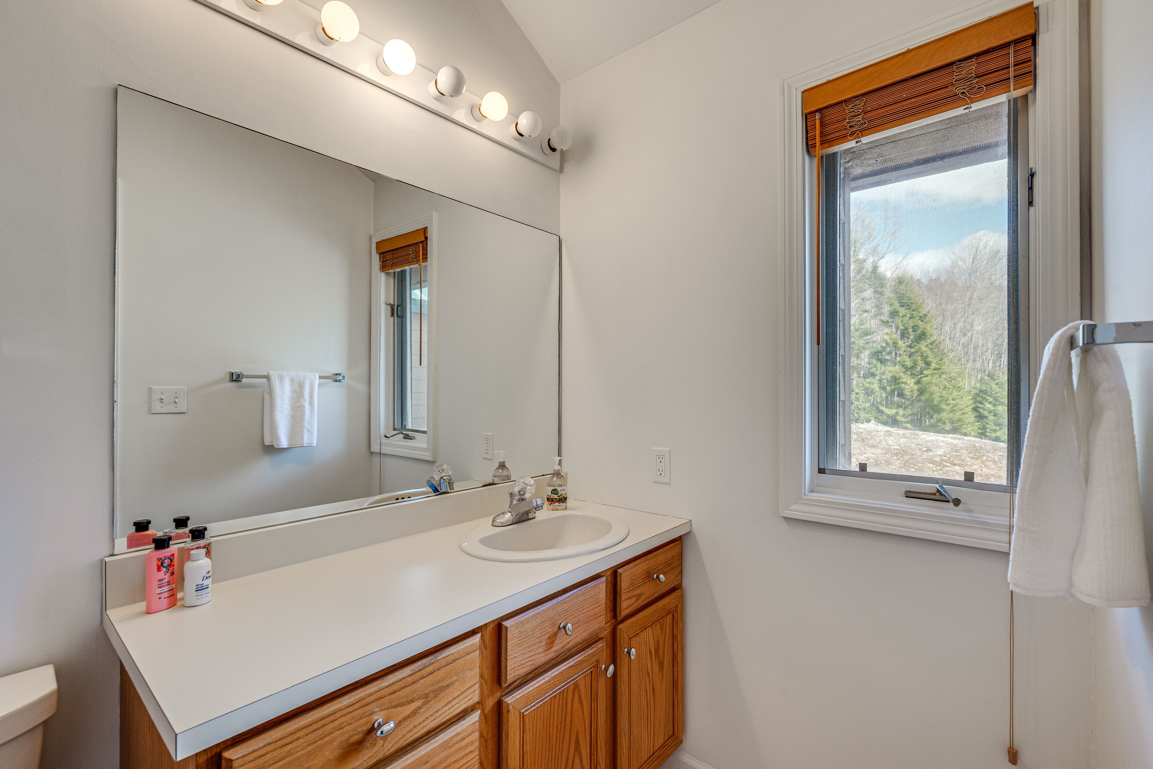Full Bathroom | Upper Level