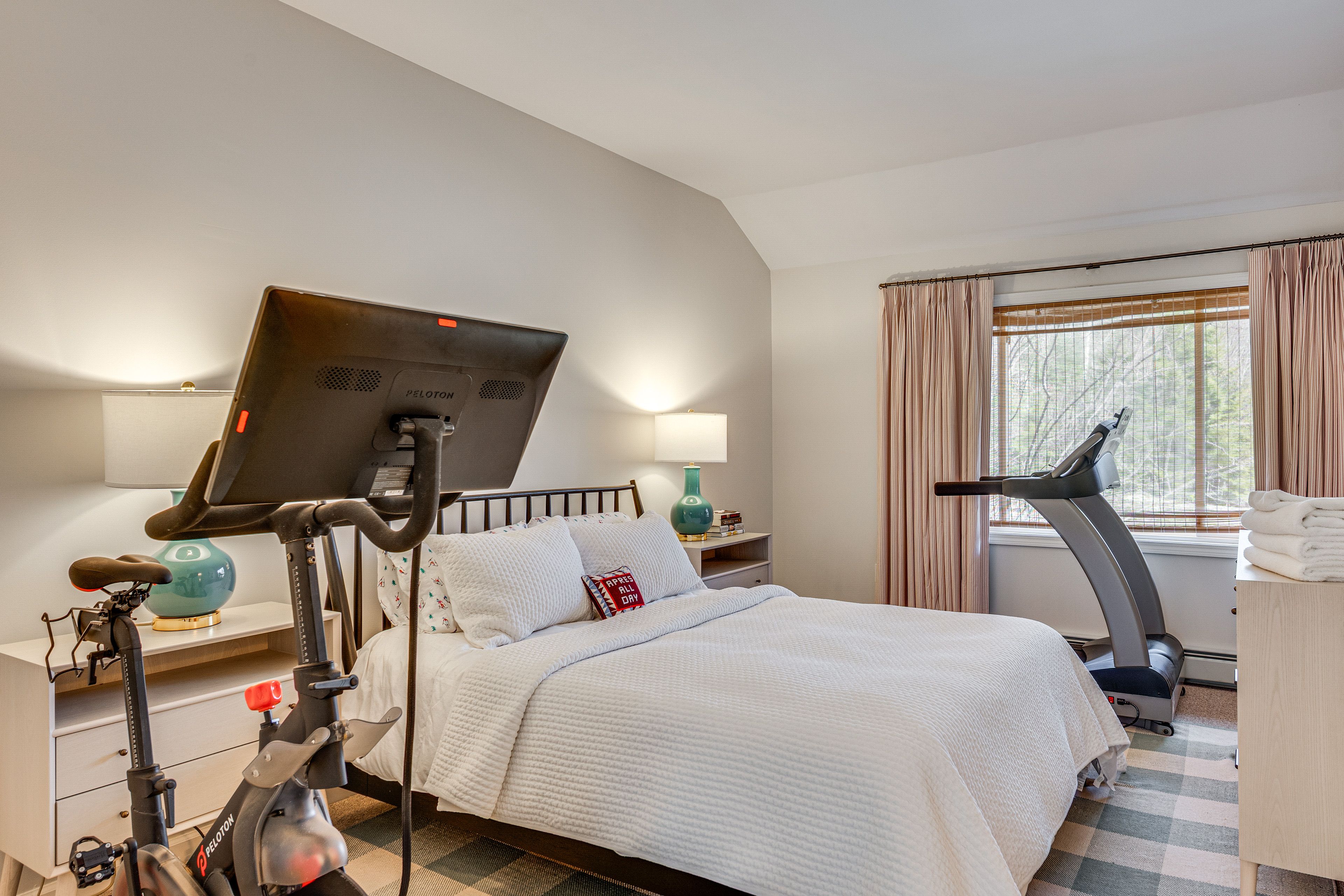 Bedroom 2 | Upper Level | Queen Bed