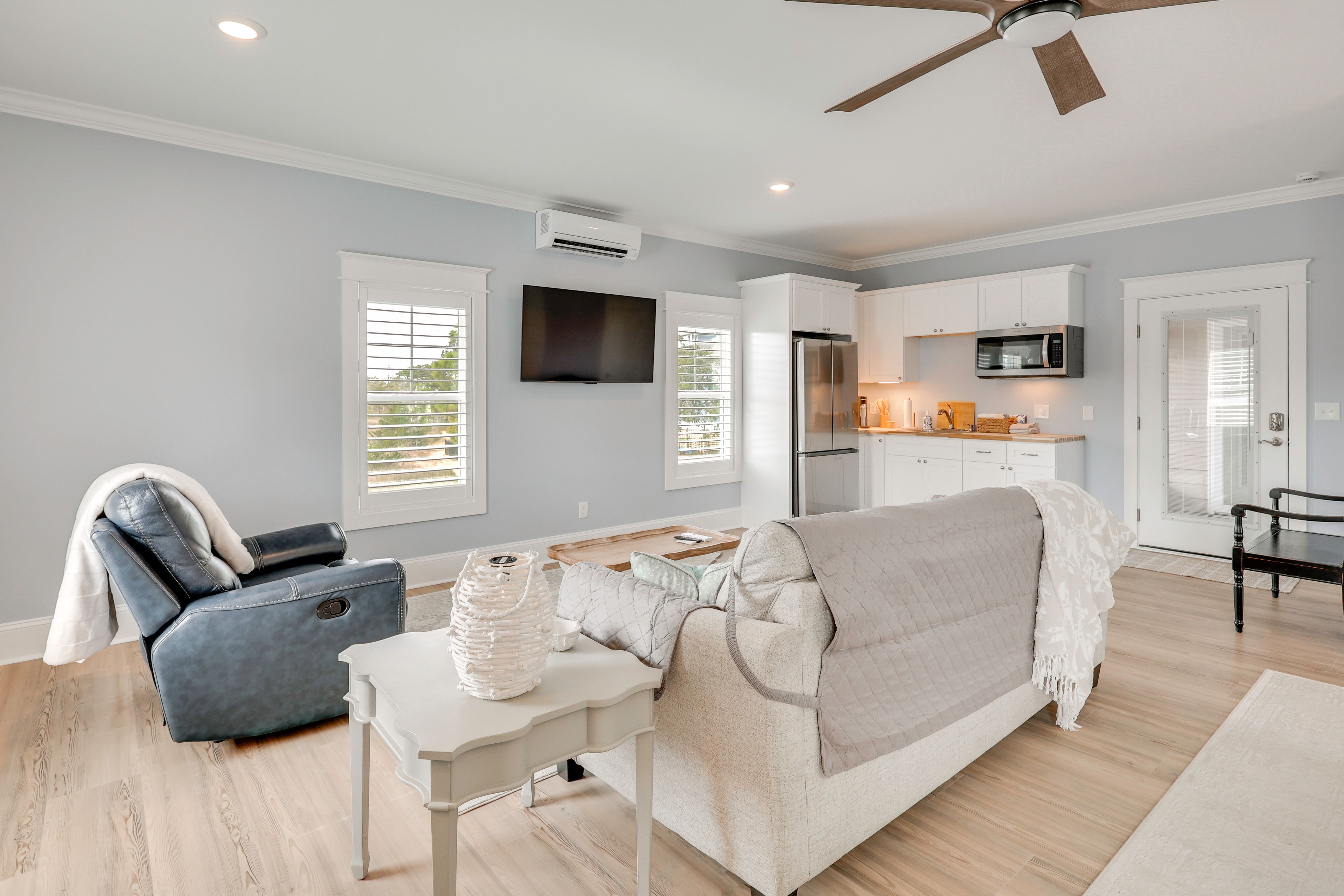 Living Area | Kitchenette