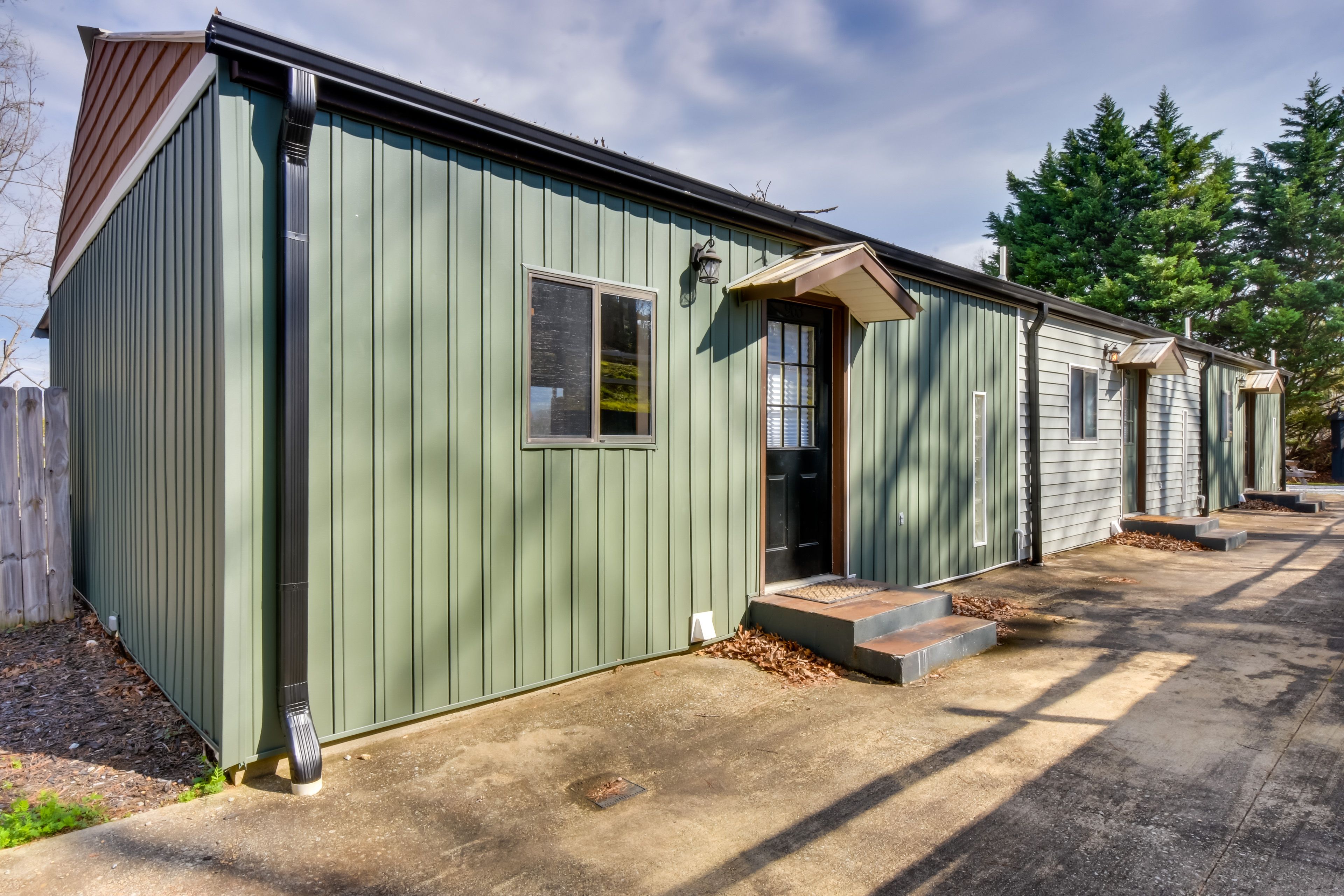 Parking | Shared Lot (2 Vehicles, First-Come, First-Served)