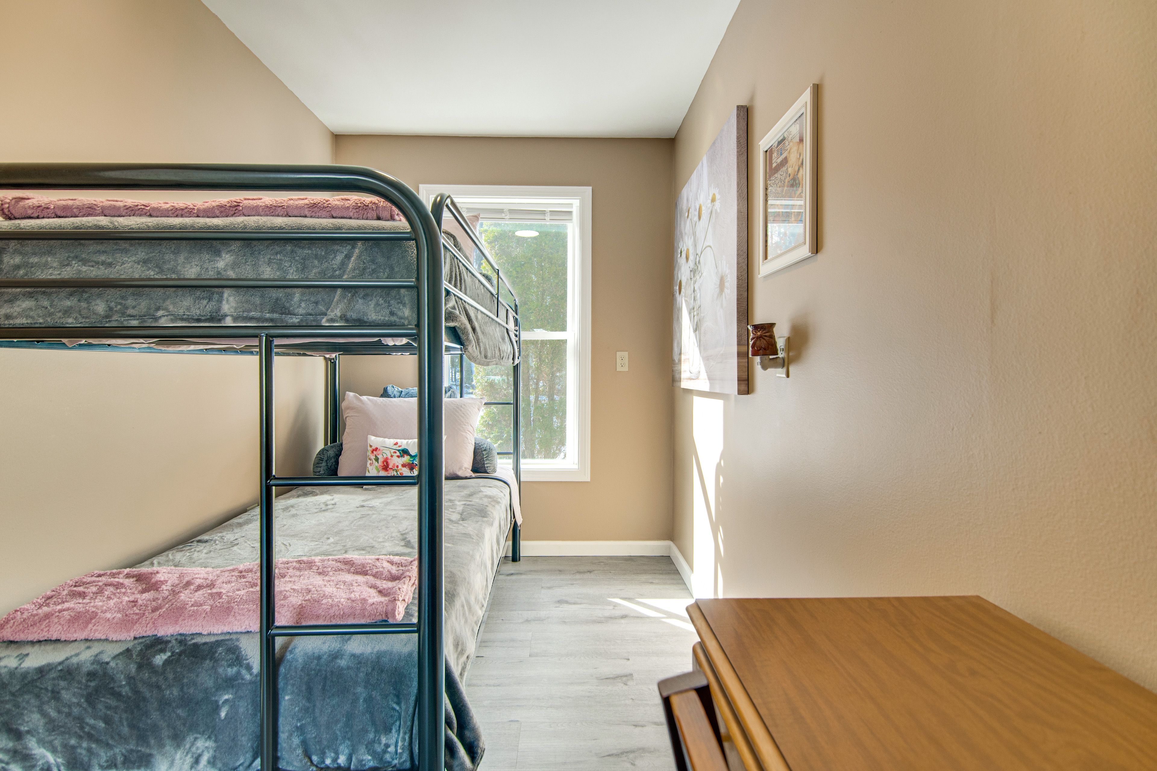 Bedroom 2 | Twin Bunk Bed