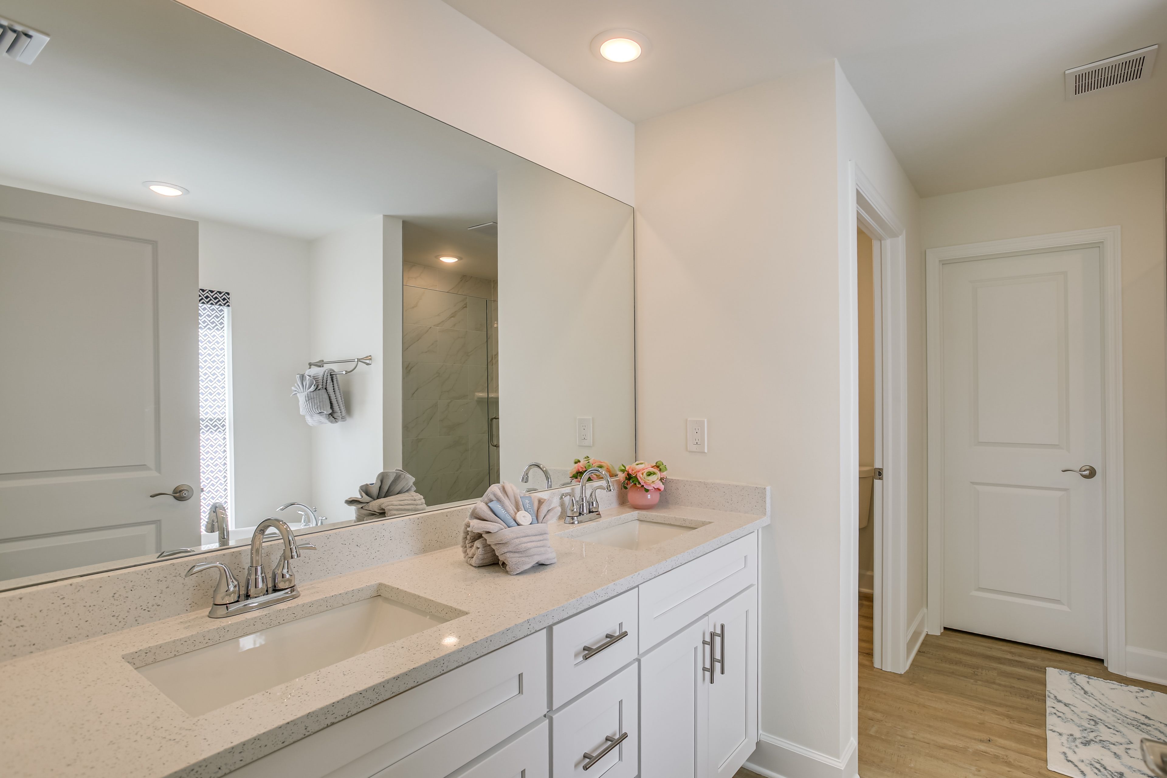 En-Suite Bathroom | Soaking Tub | Shower