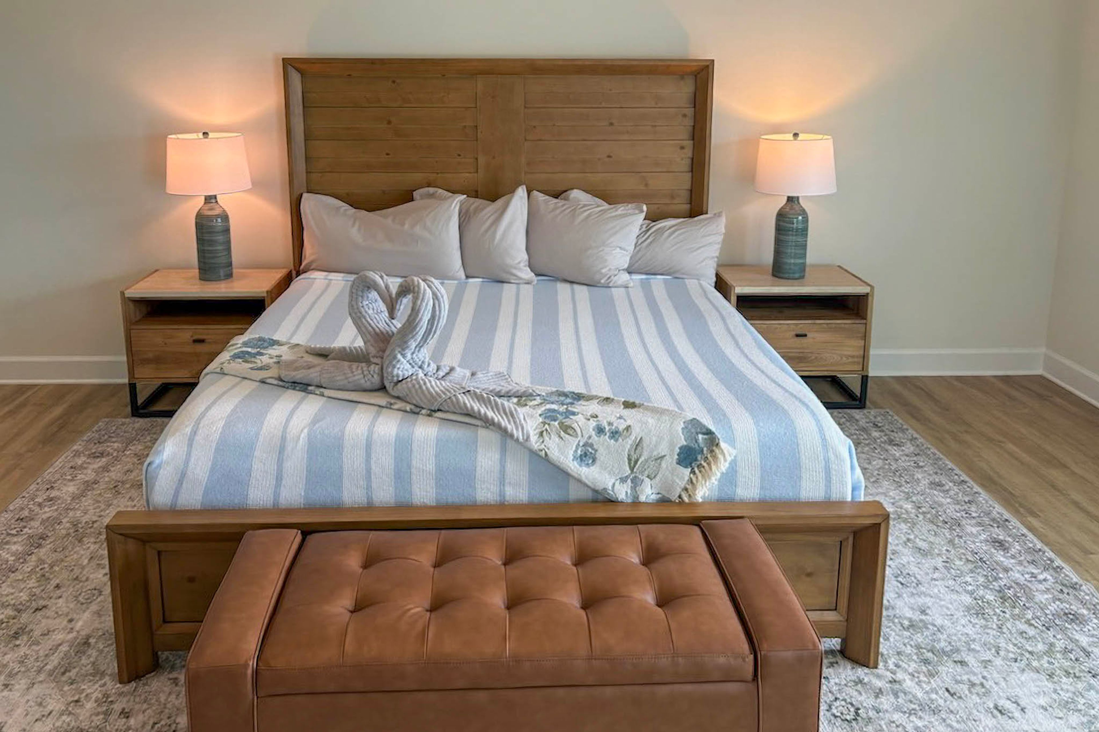 Bedroom 1 | King Bed | En-Suite Bathroom