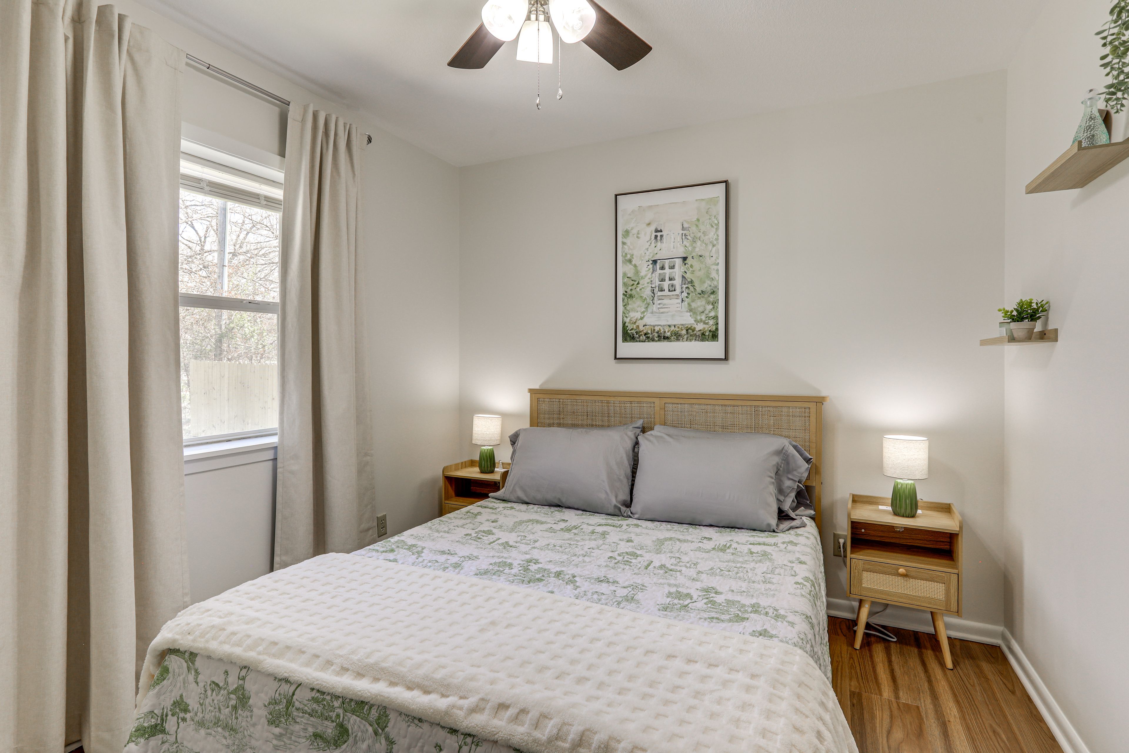 Bedroom 3 | Queen Bed