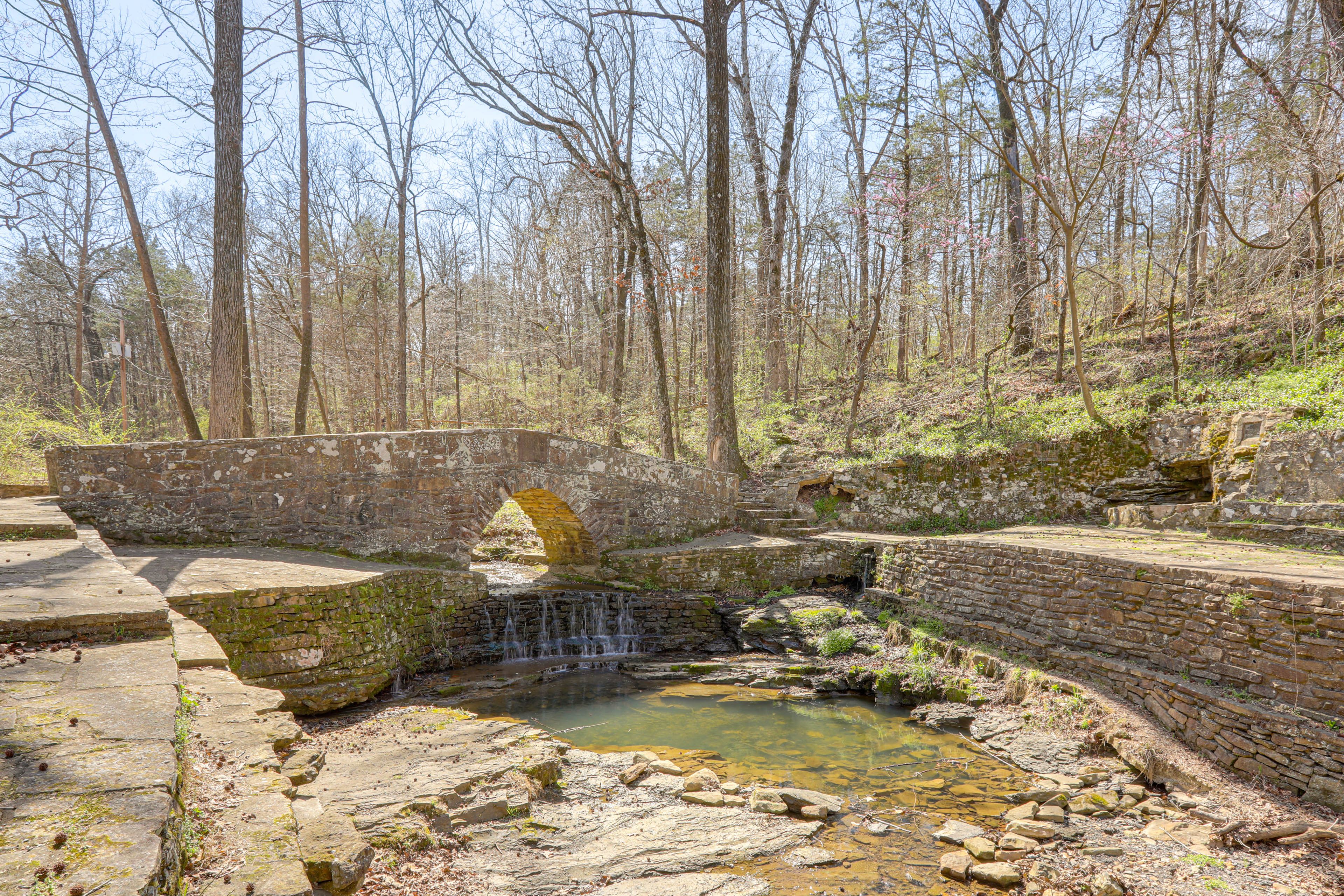 Walk to Ozark Folk Center State Park