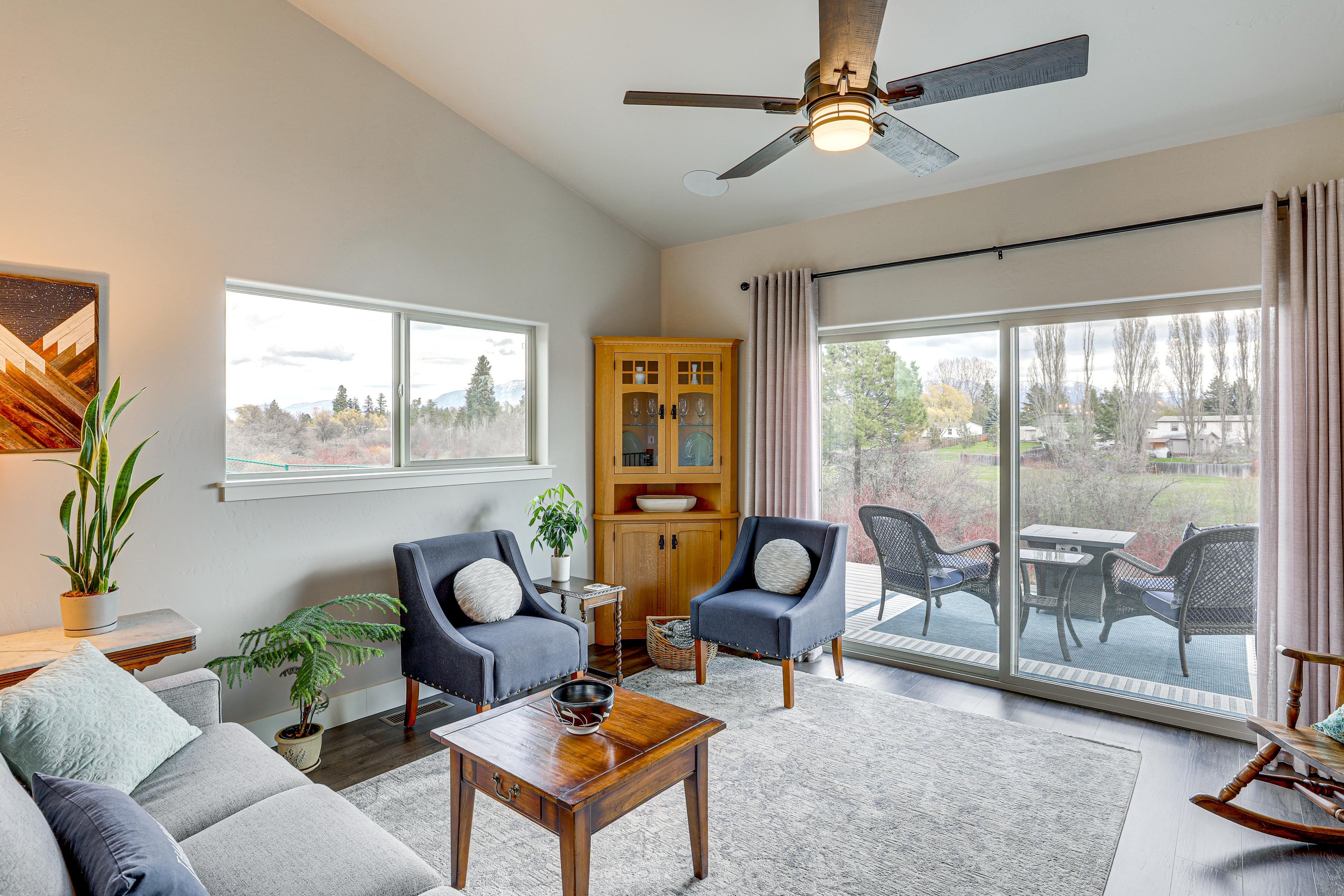 Living Room | Main Level