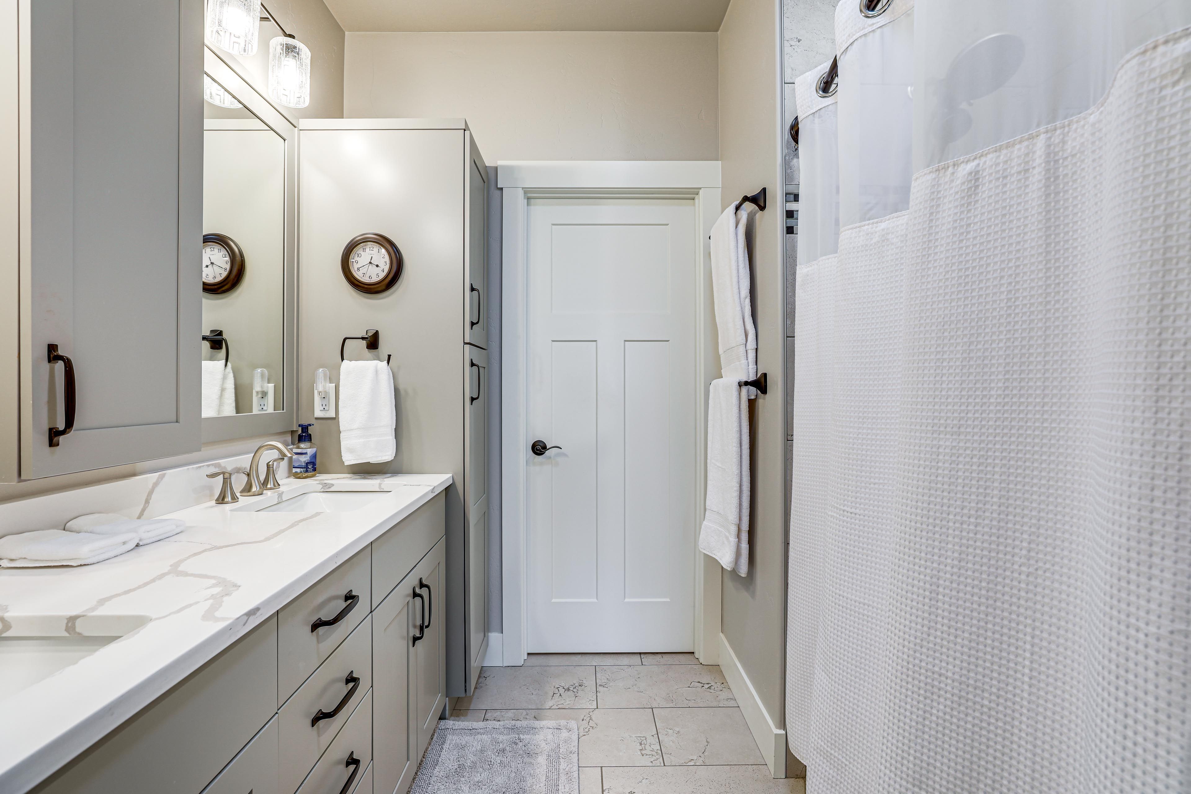 En-Suite Bathroom | Main Level