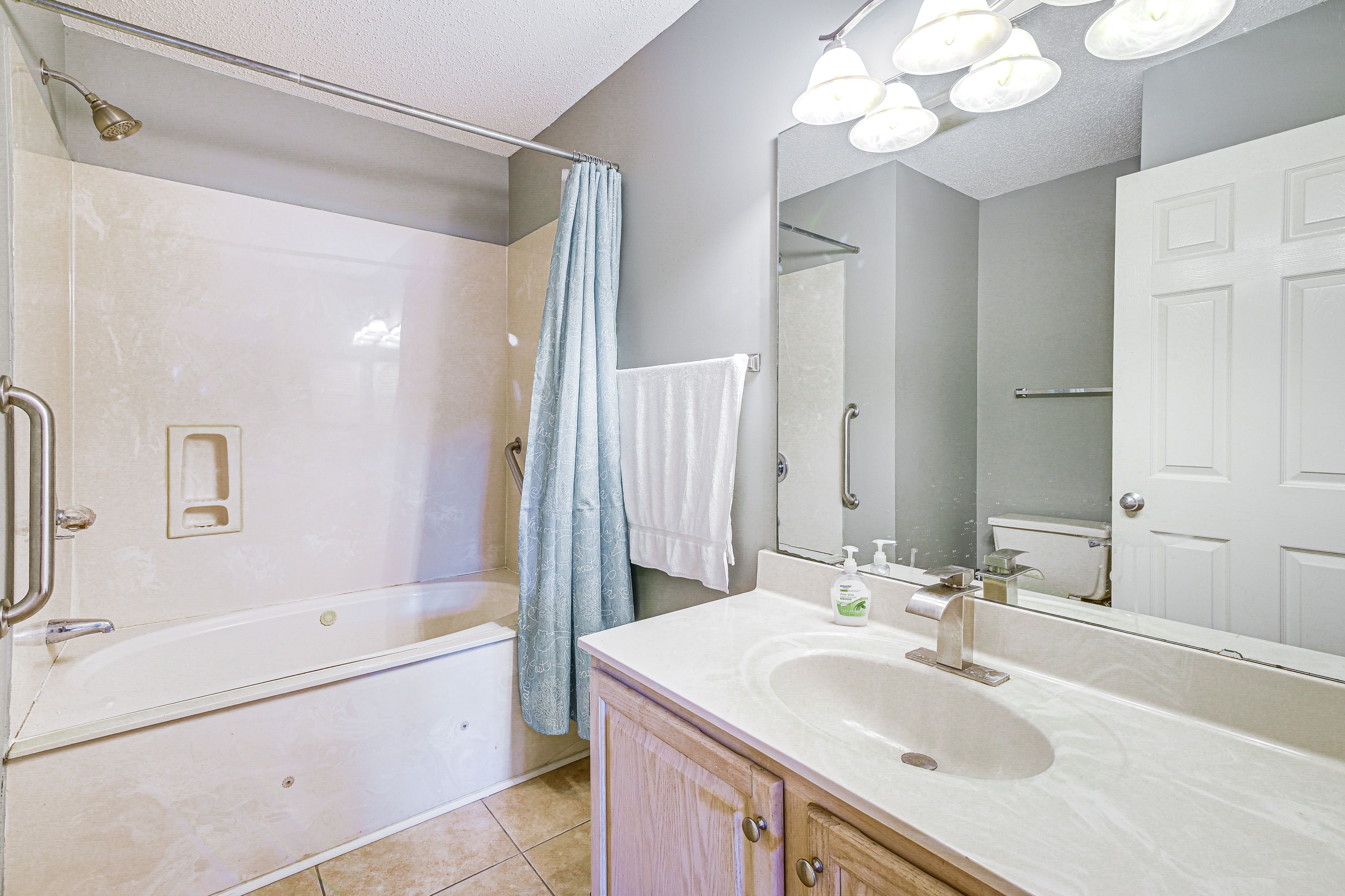 Full Bathroom