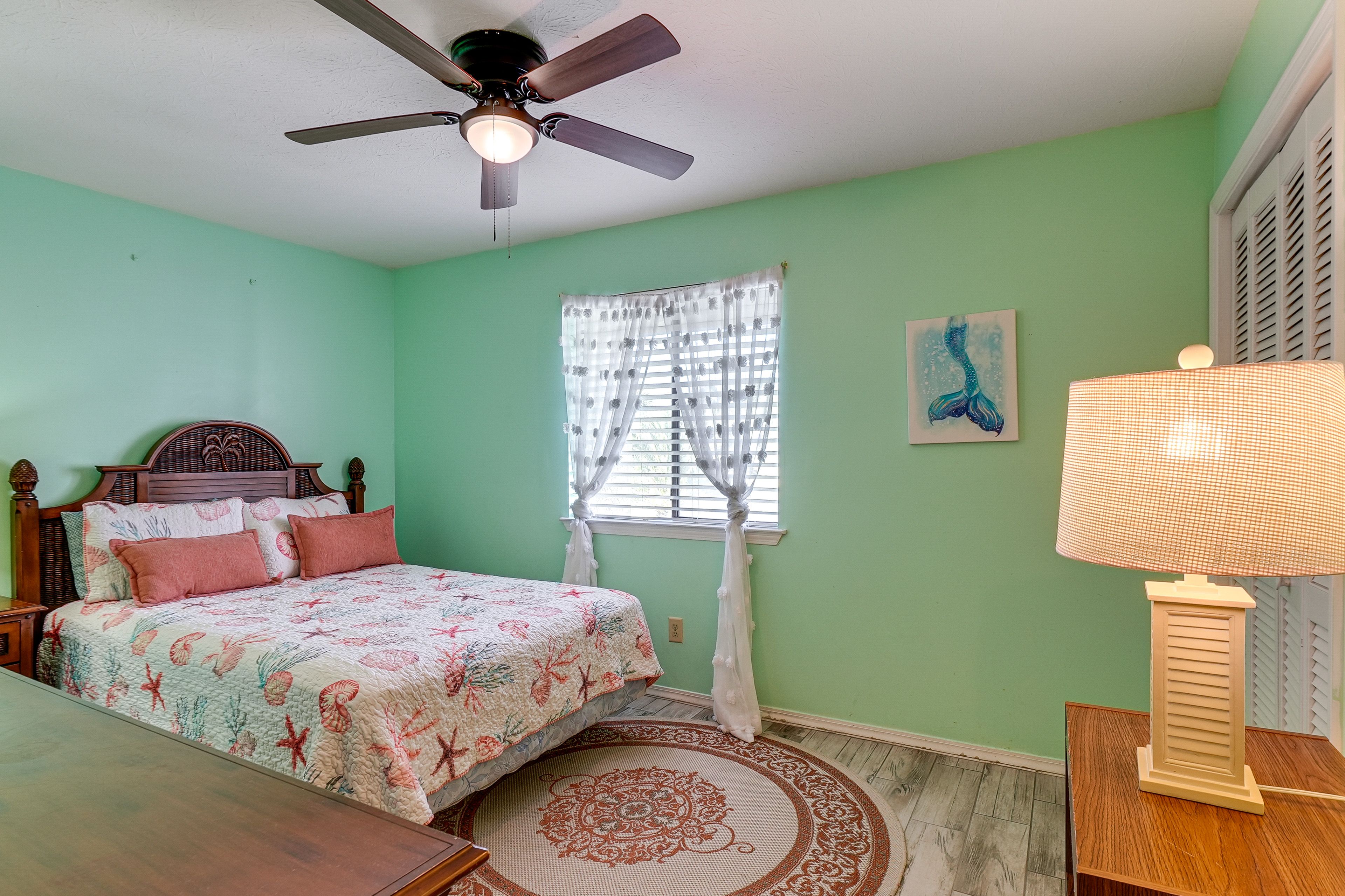 Bedroom 2 | 2nd Floor | Queen Bed