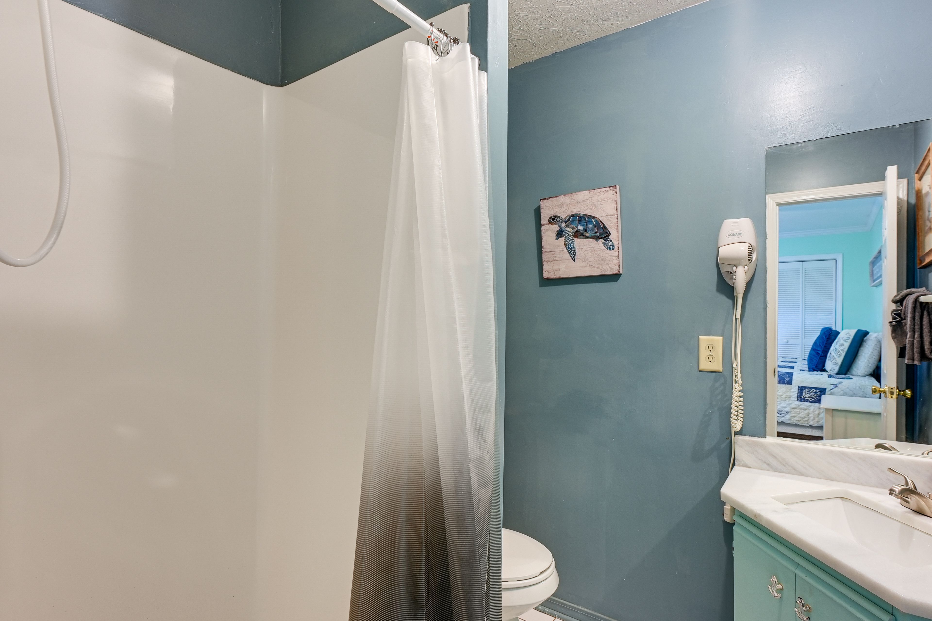 En-Suite Bathroom | 2nd Floor