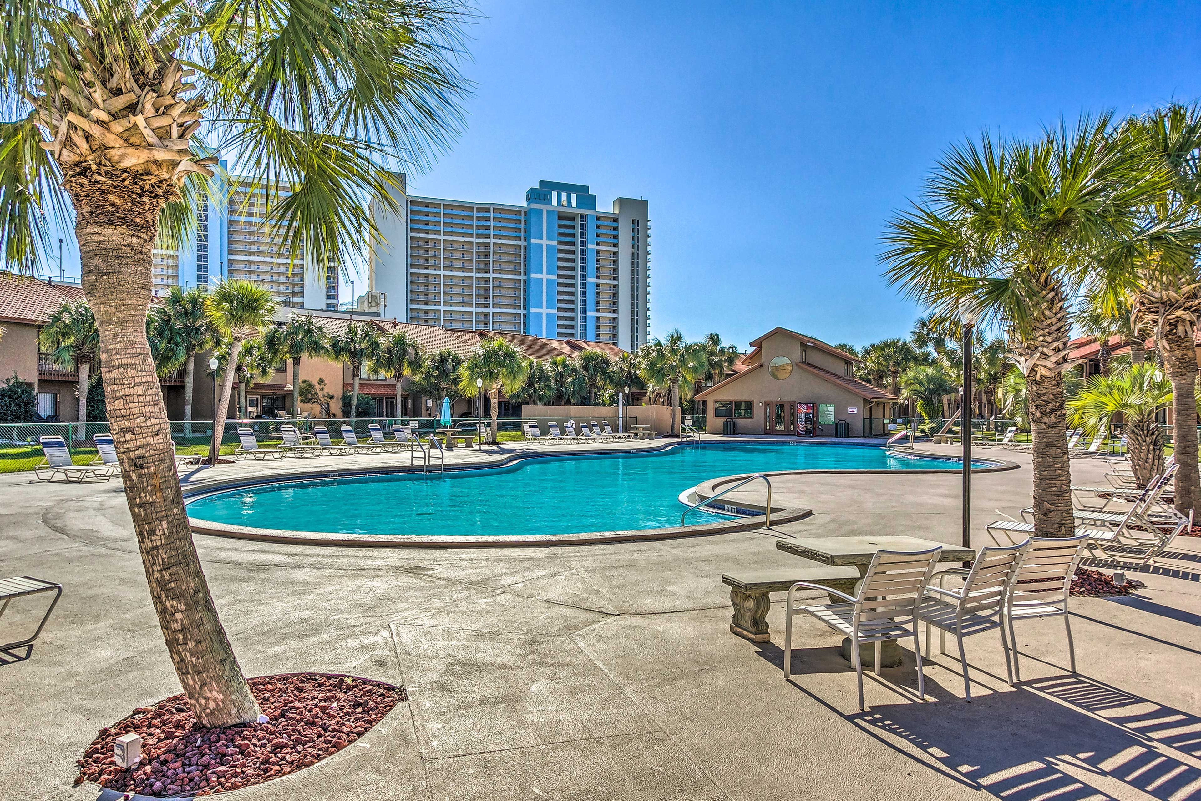 Gulf Highlands Beach Resort | 11 Outdoor Pools
