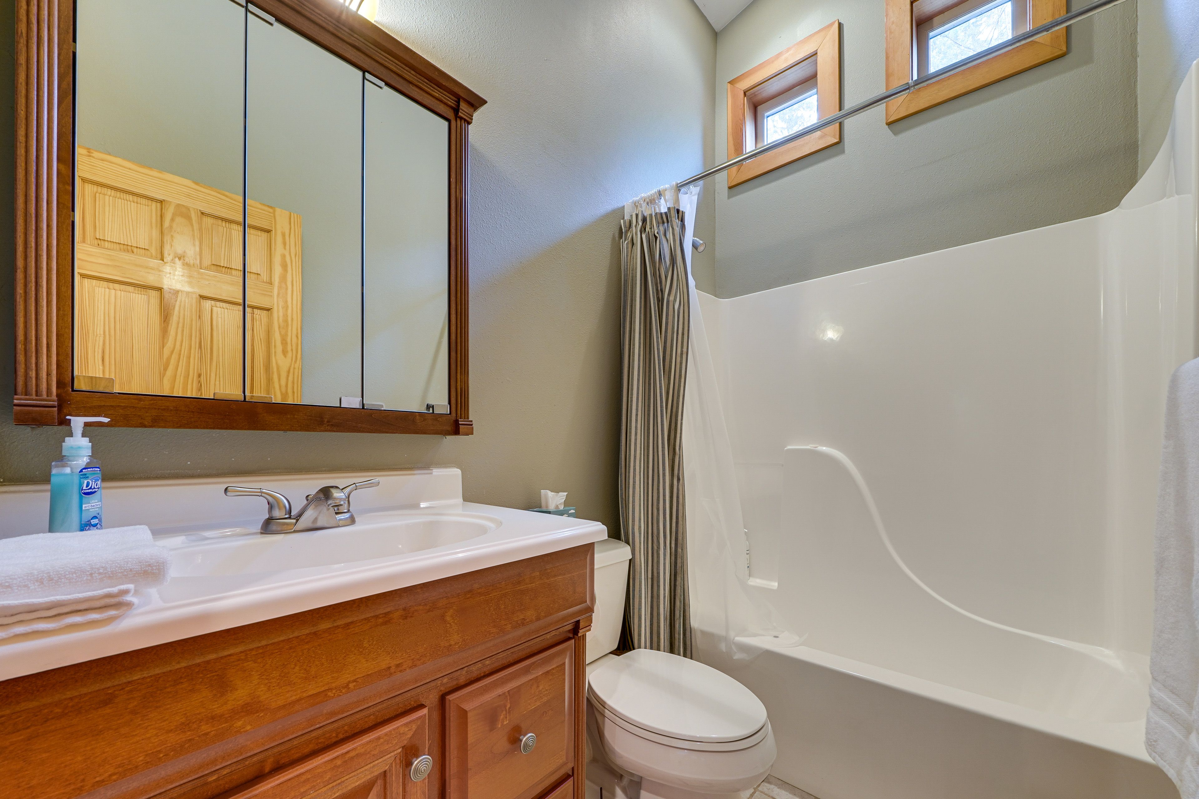 Bathroom | Upper Level