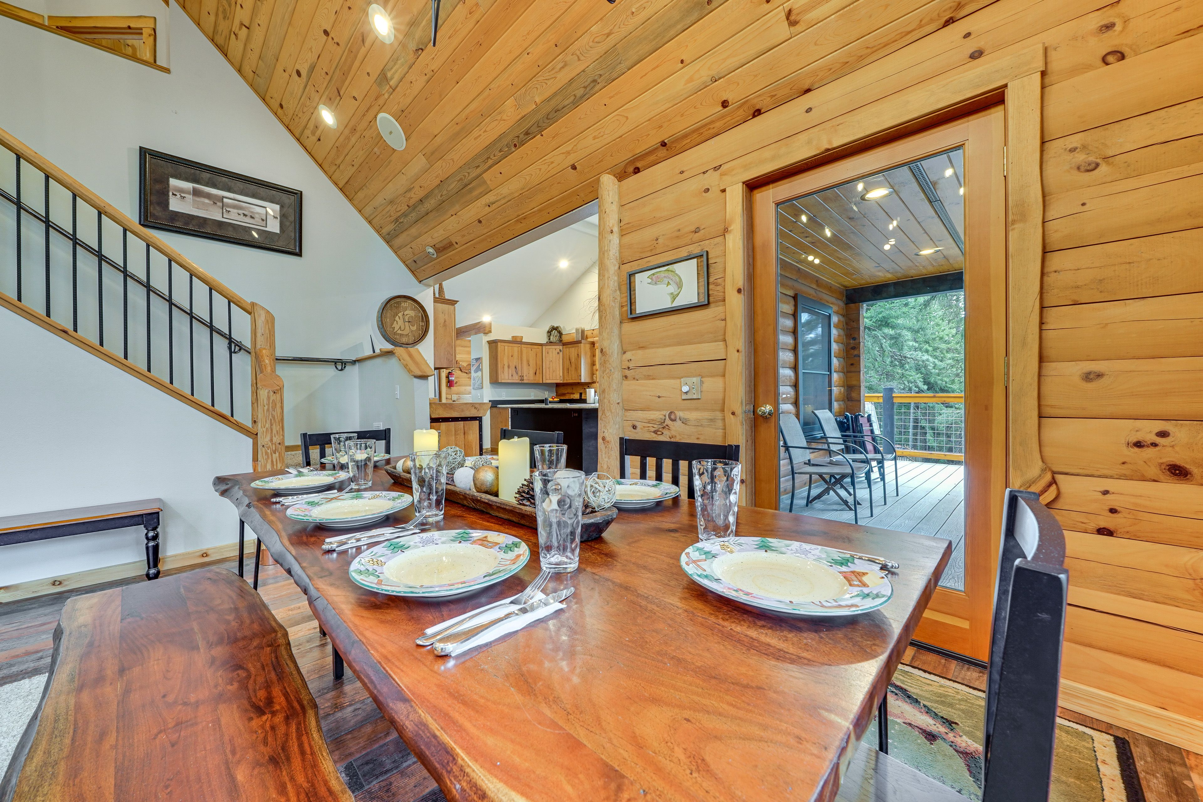 Dining Area | Dishware/Flatware Provided | Main Level