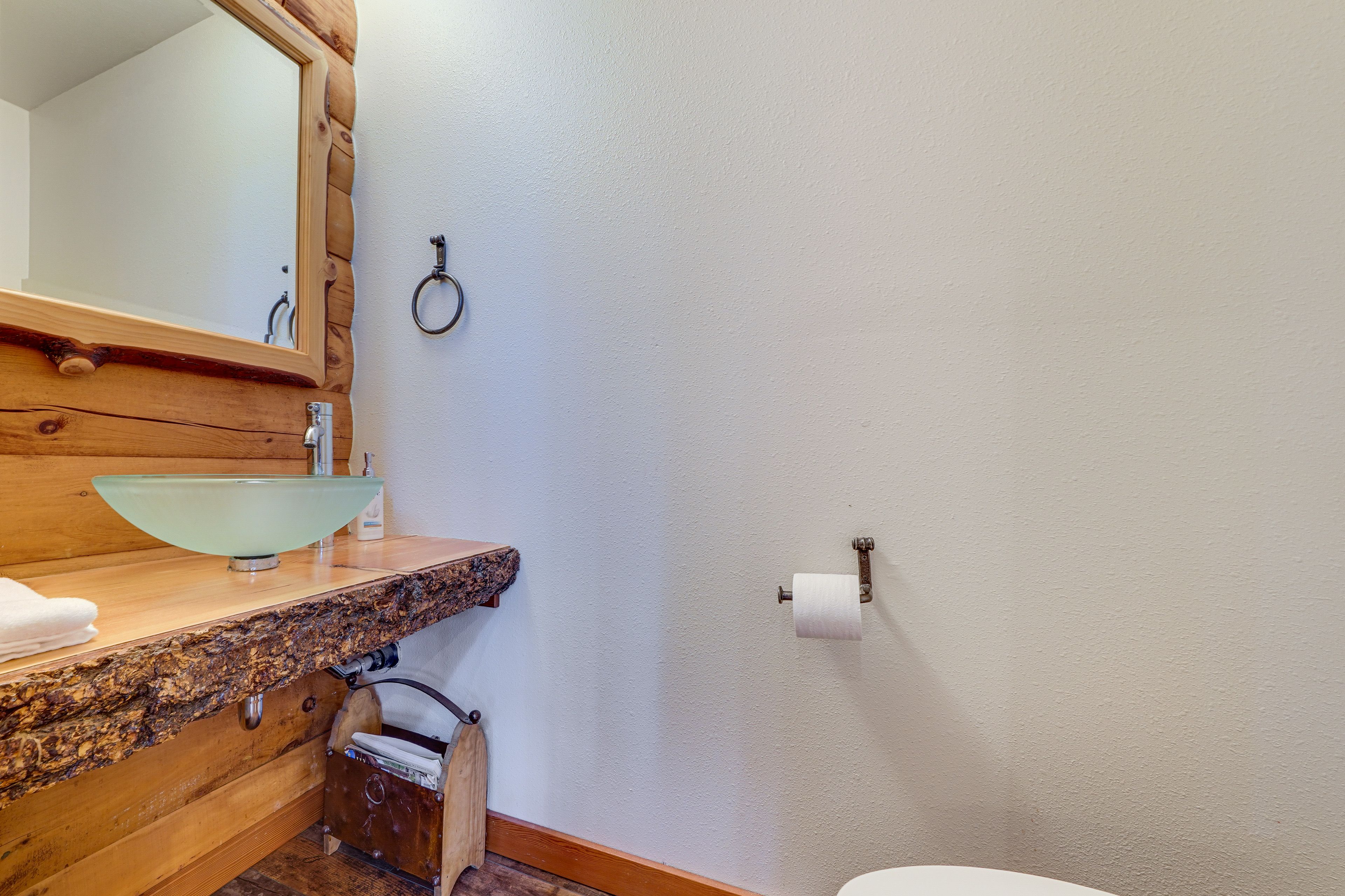 Half Bathroom | Main Level