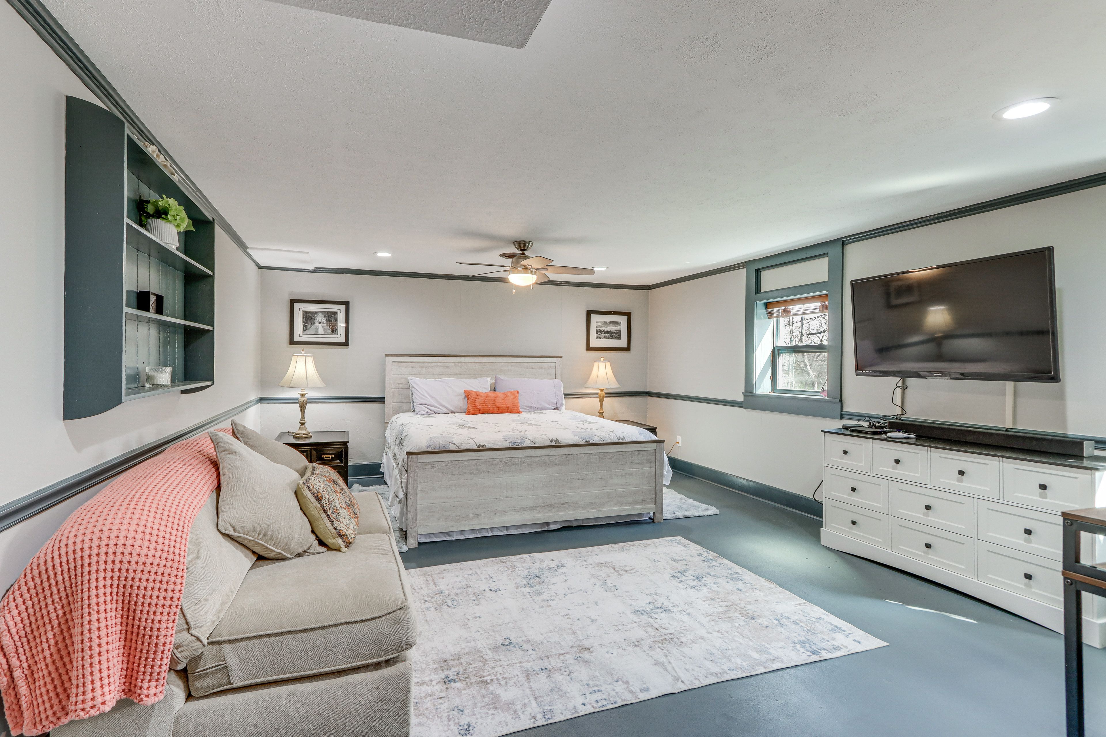Bedroom | King Bed