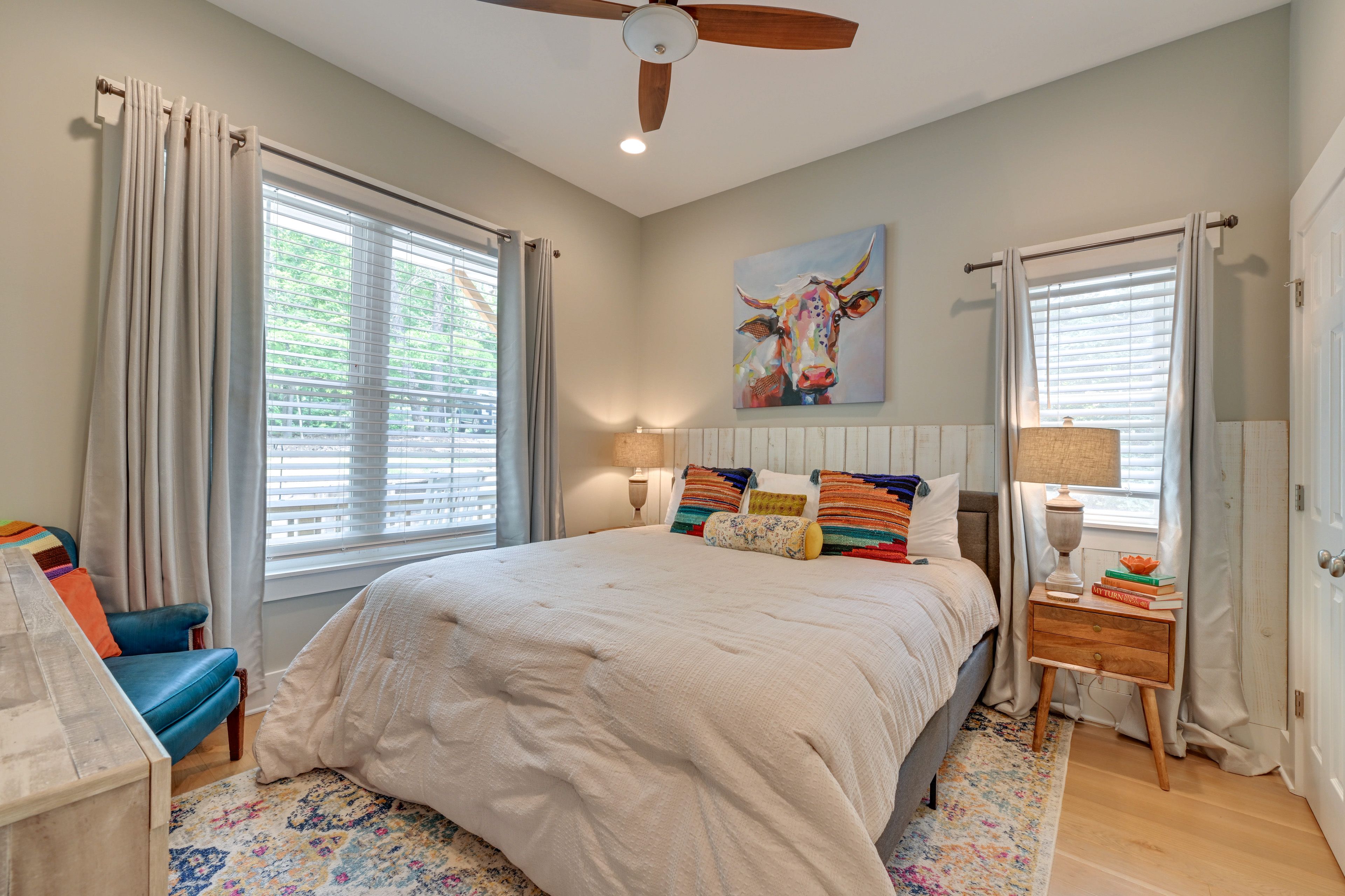 Bedroom 1 | King Bed | 1st Floor